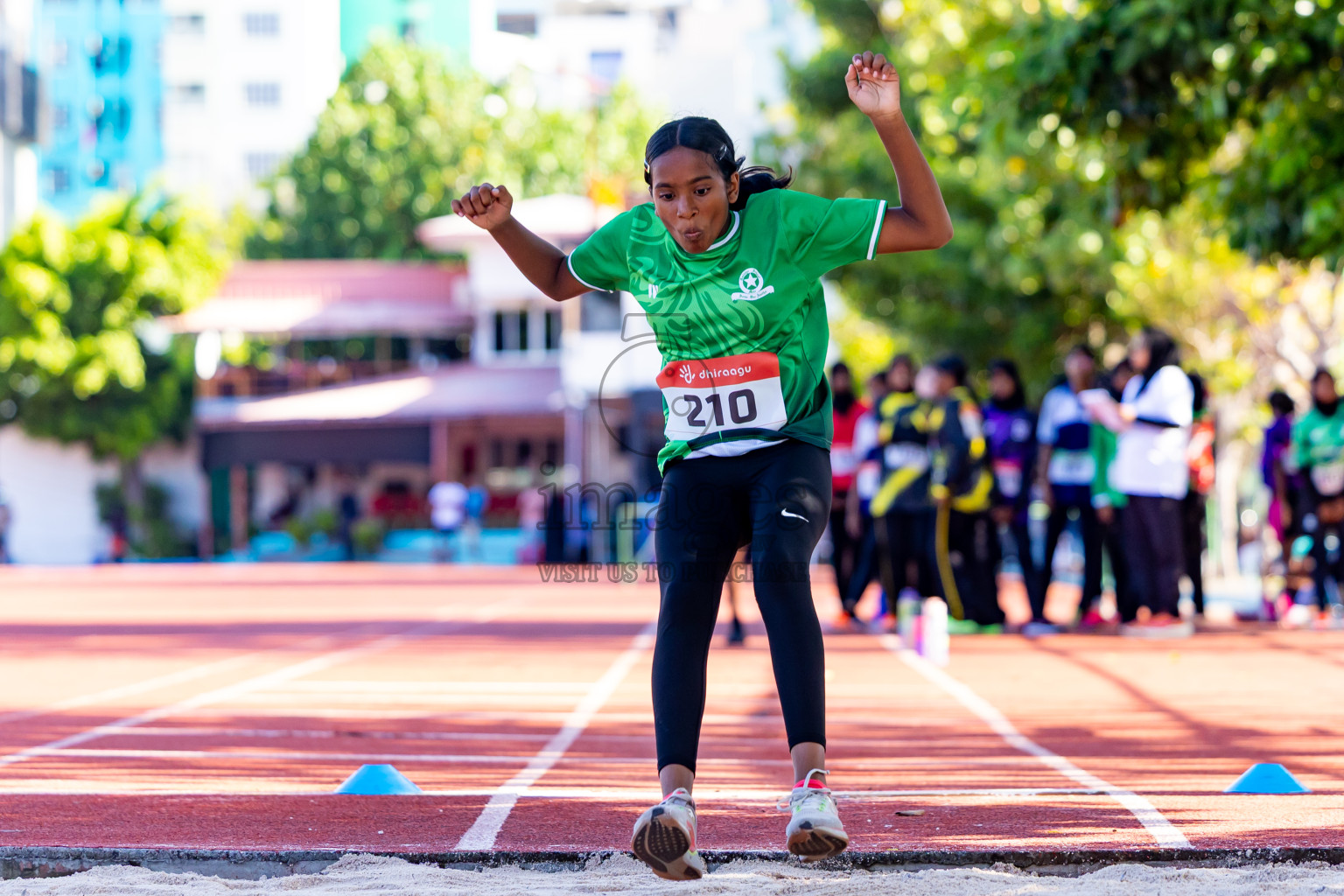 Day 1 of Inter-school Athletics Championship 2025 held in Ekuveni Synthetic Track, Male', Maldives on Monday, 06th October 2025. Photos by: Nausham Waheed / Images.mv
