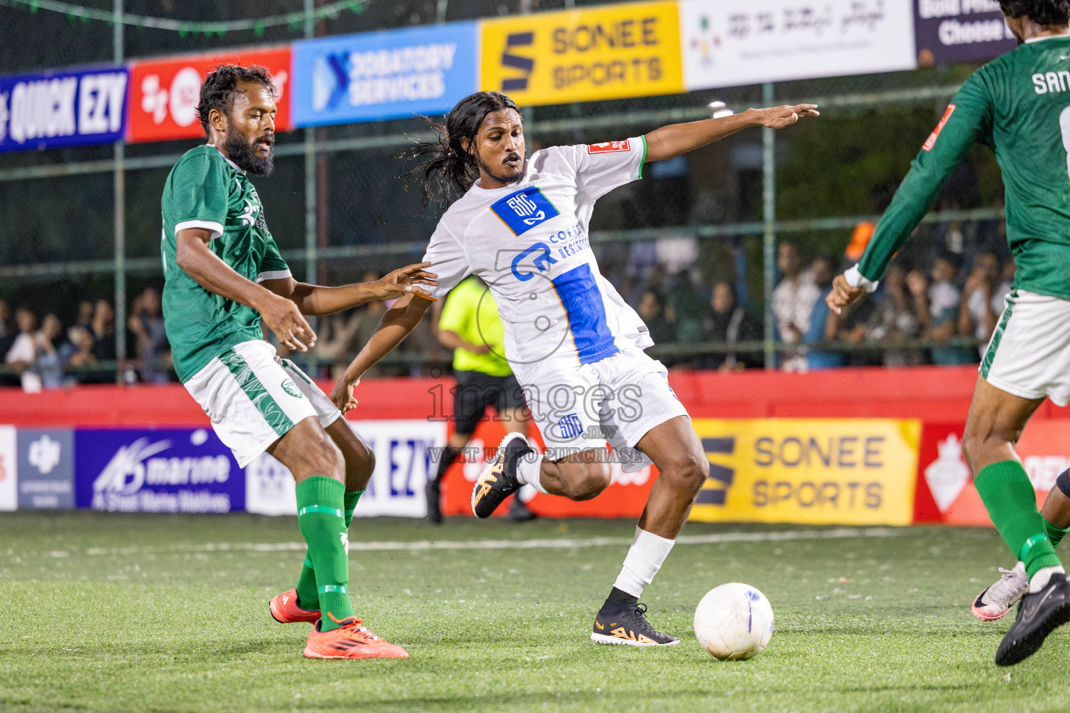 S Hithadhoo VS S MaradhooFeydhoo Atoll Round Semi-Final on Day 20 of Golden Futsal Challenge 2025 was held on Friday, 24 January 2025, in Hulhumale', Maldives. 
Photos: Hassan Simah / images.mv