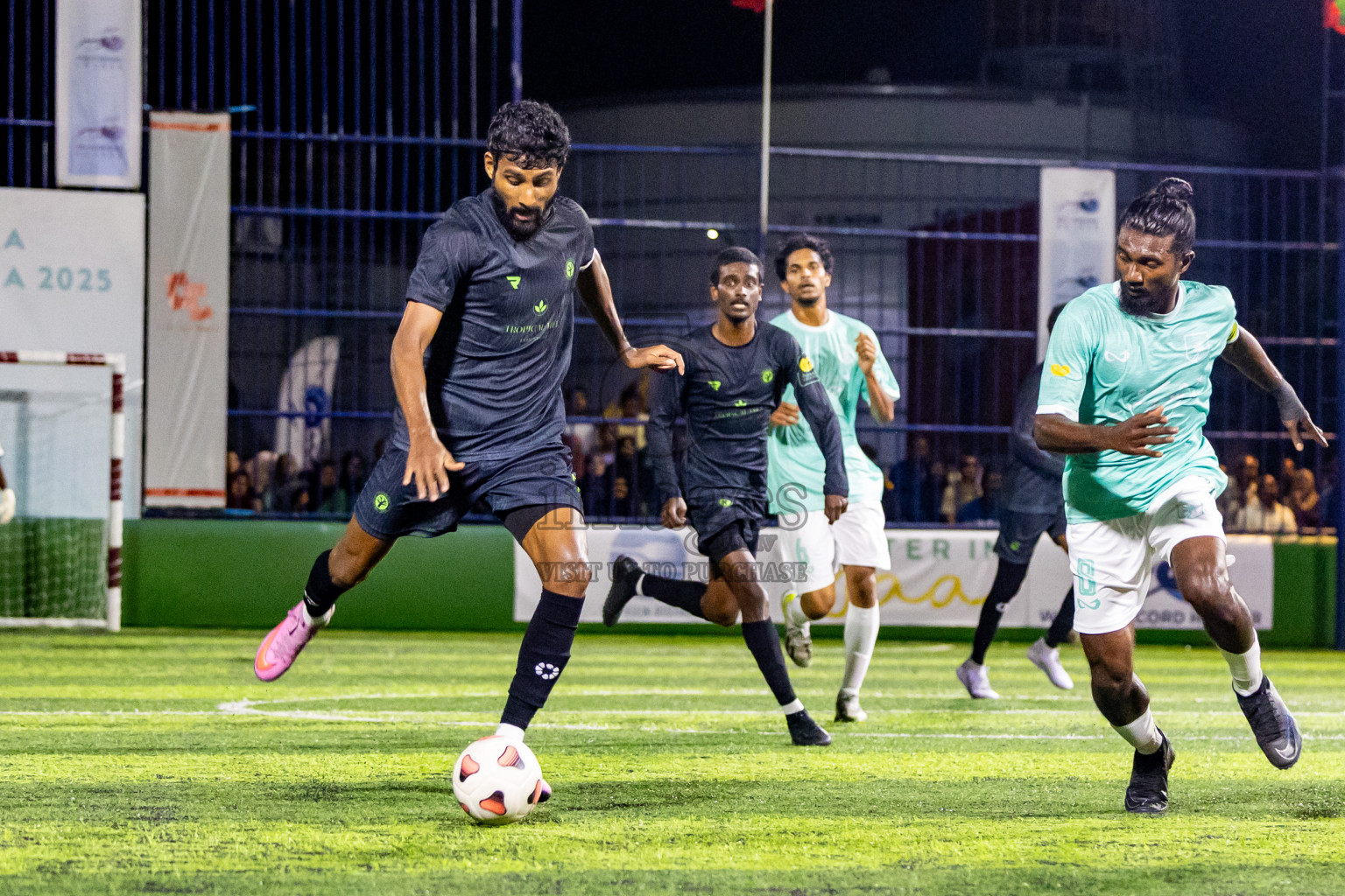 Dhonfan vs Fehendhoo in Day 1 of Better in Baa Futsal Fiesta 2025 Man's division held in B. Eydhafushi, Maldives on Wednesday, 5th November 2025. Photos: Nausham Waheed / images.mv
