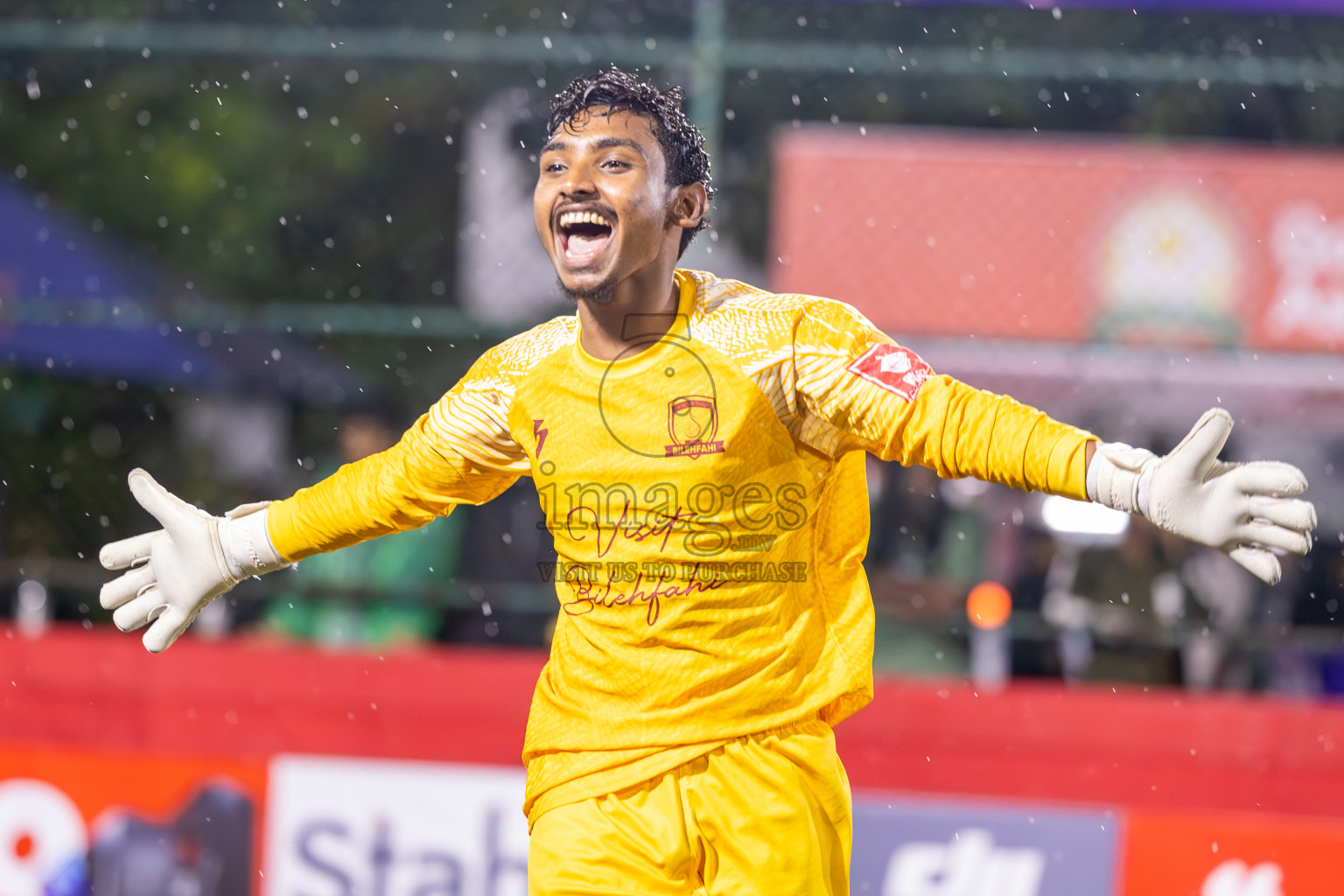 Sh Bileffahi vs Sh Narudhoo in Day 6 of Golden Futsal Challenge 2025 on Friday, 6th January 2025, in Hulhumale', Maldives
Photos: Ismail Thoriq / images.mv