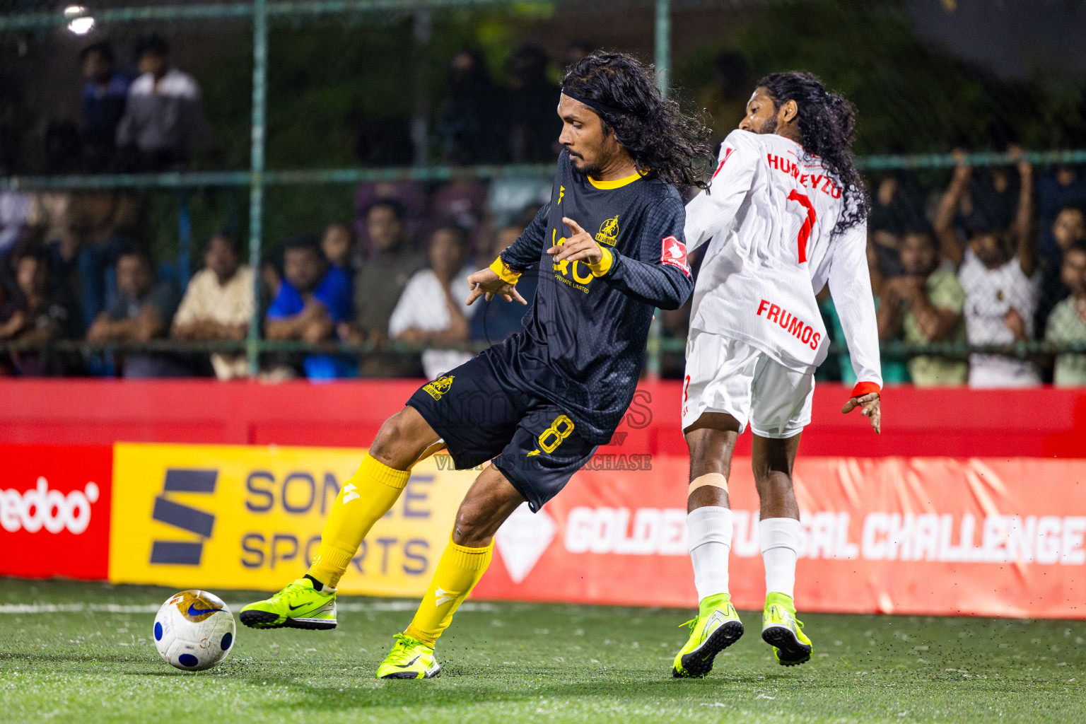 R Kalaidhoo vs R Isdhoo in Day 14 of Golden Futsal Challenge 2025 was held on Saturday, 18th January 2025, in Hulhumale', Maldives. Photos: Nausham Waheed / images.mv