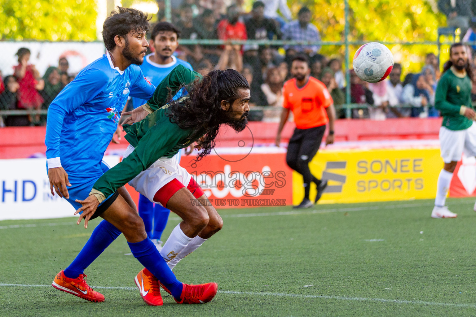 Th.Veymandoo vs Th.Thimarafushi in Day 6 of Golden Futsal Challenge 2024 was held on Saturday, 20th January 2024, in Hulhumale', Maldives 
Photos: Hassan Simah / images.mv