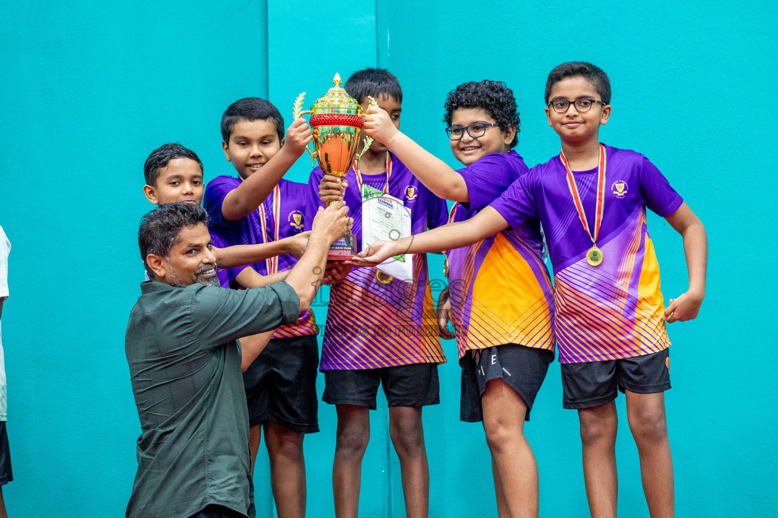 Senior Finals and Awarding ceremony of Interschool Table Tennis Tournament 2024 was held in Male' TT Hall, Male', Maldives on Saturday, 10th August 2024.
Photos: Ismail Thoriq / images.mv