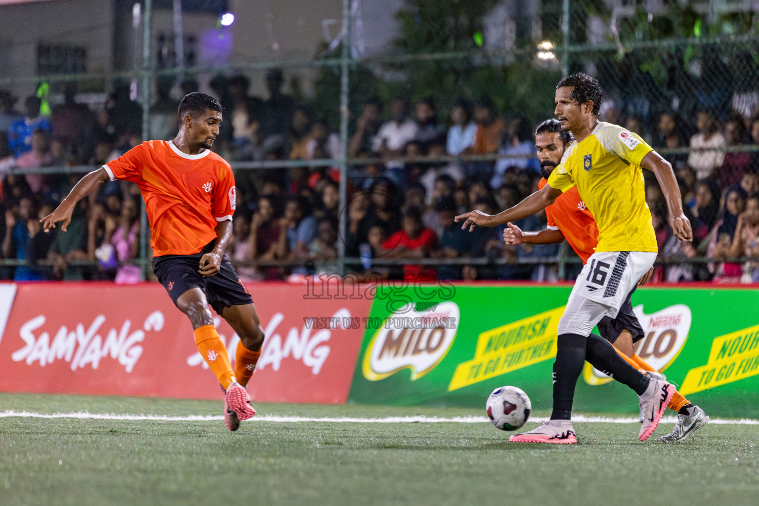 Dhiraagu vs RRC in Quarter Finals of Club Maldives Cup 2024 held in Rehendi Futsal Ground, Hulhumale', Maldives on Friday, 11th October 2024. 
Photos: Ismail Thoriq / images.mv