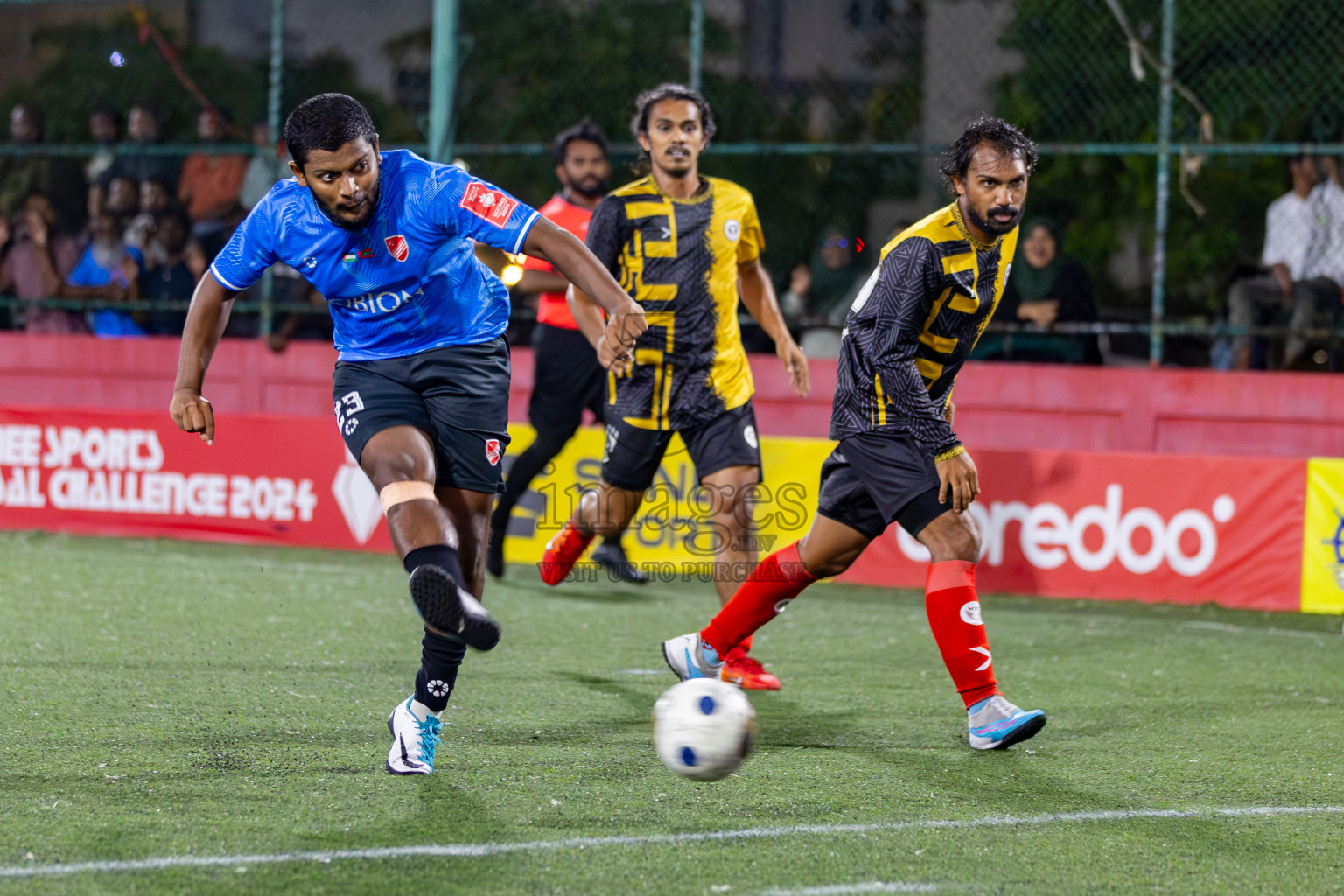 M. Naalaafushi vs Dh. Kudahuvadhoo on Day 36 of Golden Futsal Challenge 2024 was held on Wednesday, 21st February 2024, in Hulhumale', Maldives 
Photos: Hassan Simah/ images.mv