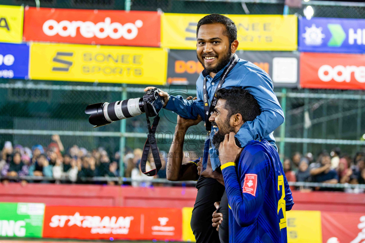 L. Gan VS B. Eydhafushi in the Finals of Golden Futsal Challenge 2024 which was held on Thursday, 7th March 2024, in Hulhumale', Maldives. 
Photos: Hassan Simah / images.mv