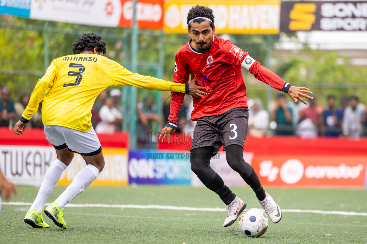 GDh Madaveli VS GDh Gadhdhoo in Atoll Round Semi-Final on Day 20 of Golden Futsal Challenge 2025 was held on Friday, 24th January 2025, in Hulhumale', Maldives.
Photos: Ismail Thoriq / images.mv
