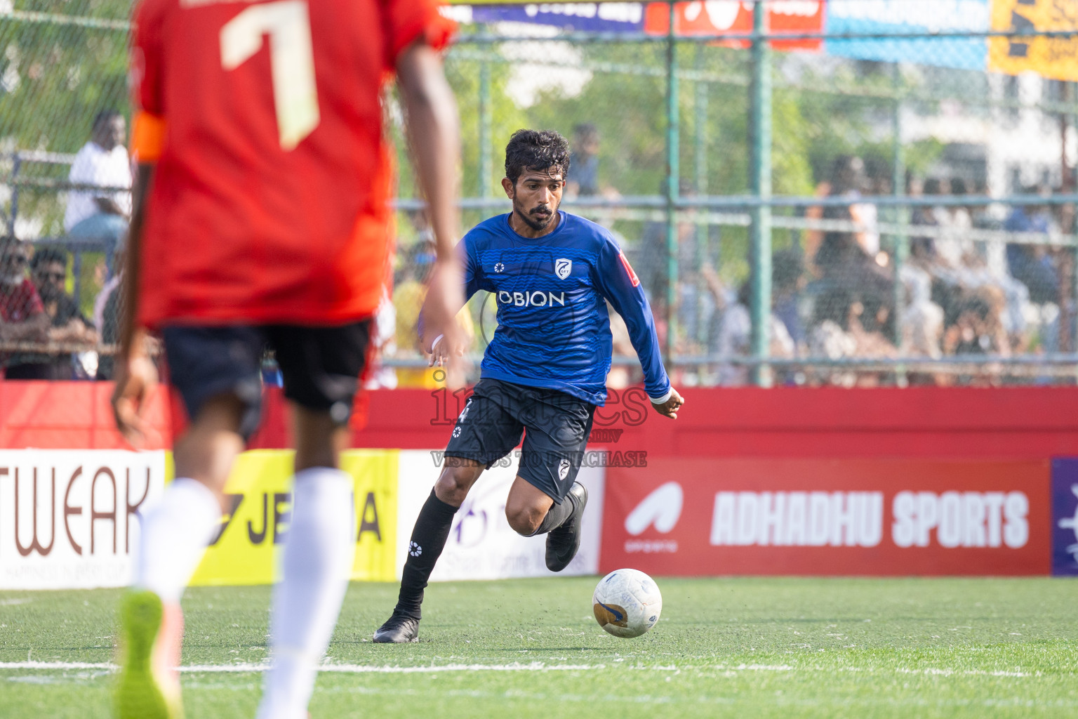 K Gaafaru vs K Himmafushi in Day 15 of Golden Futsal Challenge 2025 was held on Sunday, 19th January 2025, in Hulhumale', Maldives. Photos: Mohamed Mahfooz Moosa / images.mv