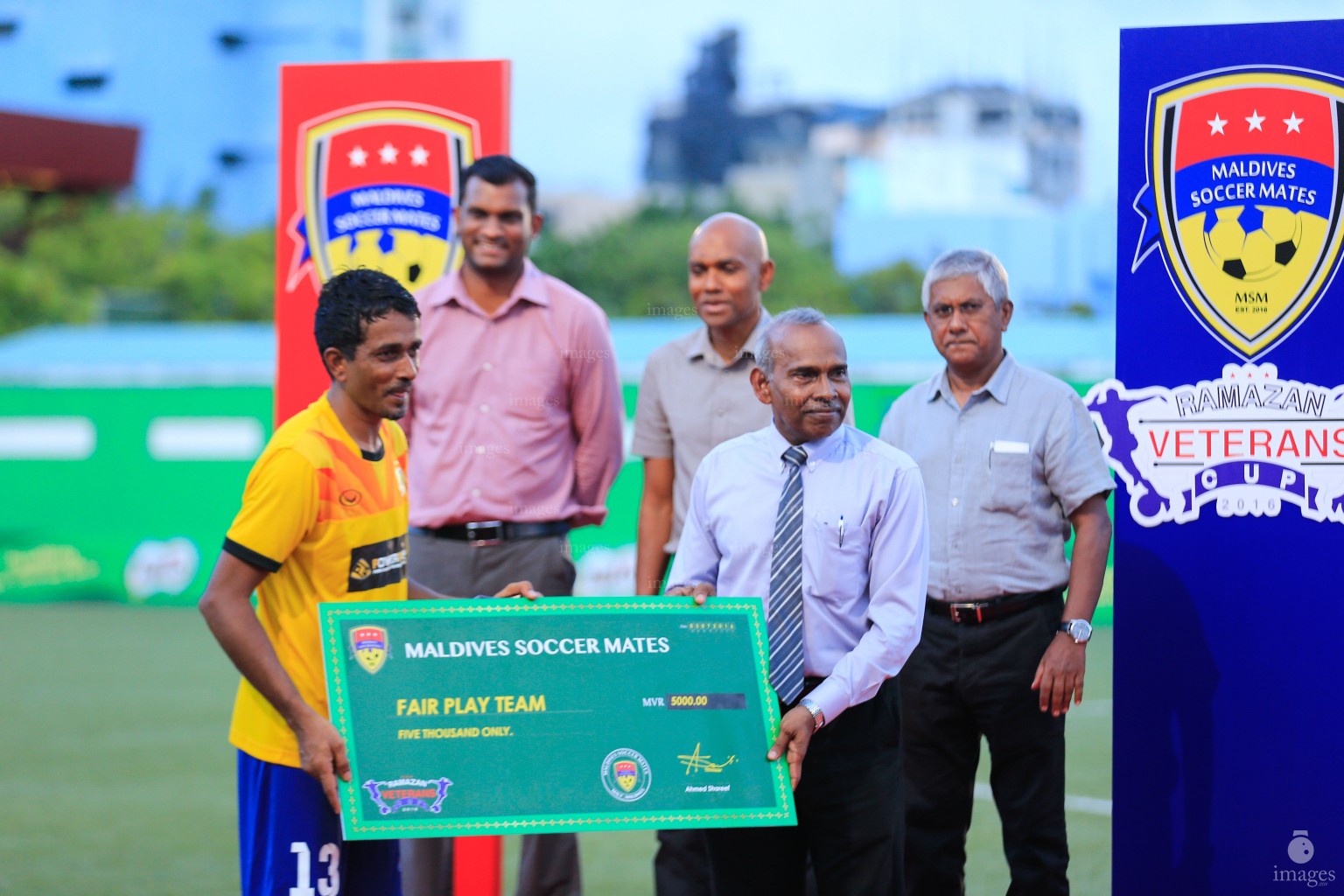 New Radiant won the Ramazan Veterans Cup organized by Maldives Soccer Mates, after defeating Club Valencia after a penalty shoot out in Male', Maldives,  Monday, July. 04 , 2016.(Images.mv Photo/ Hussain Sinan).