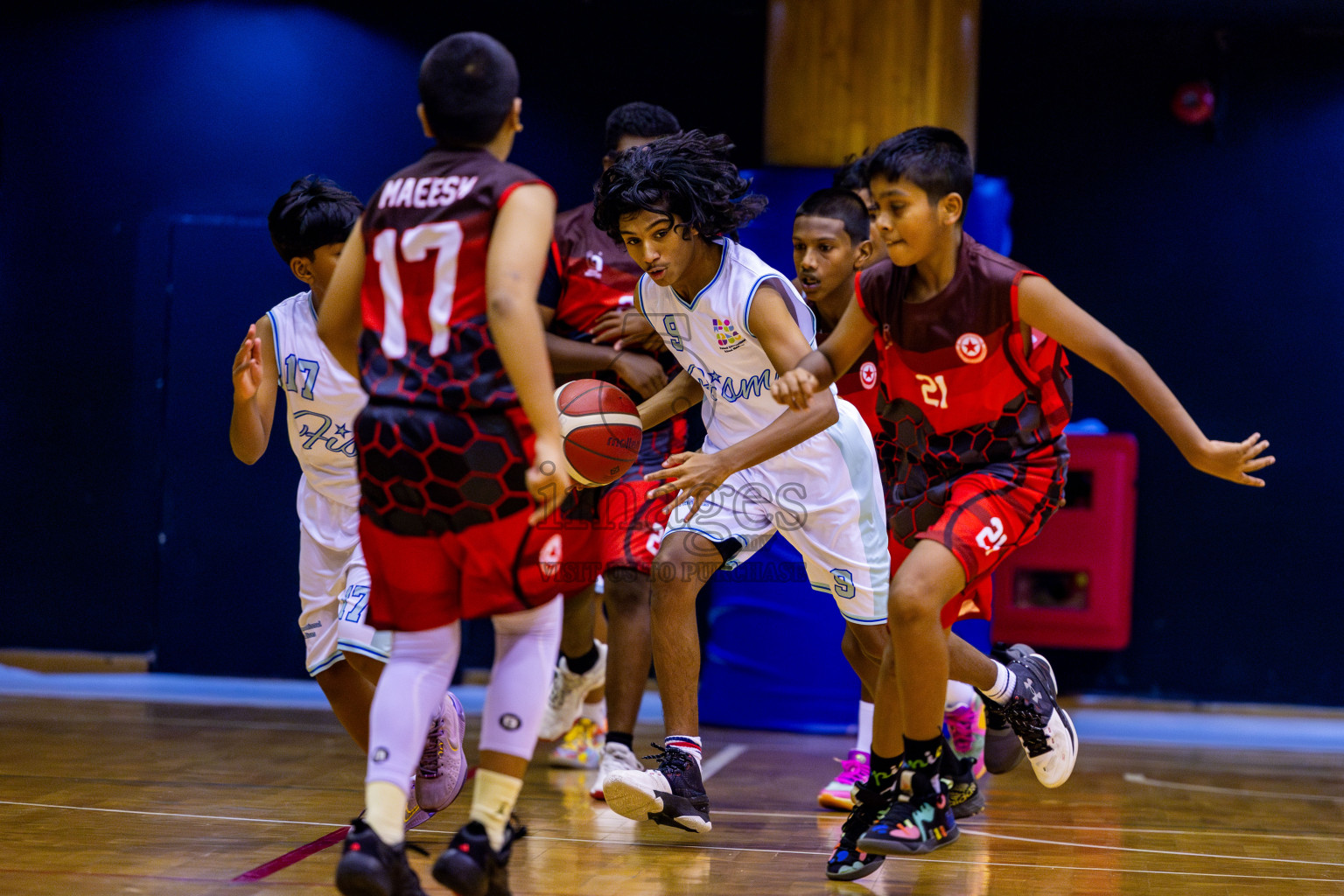 Iskandhar School vs Finland International School in Under 13 Boys Final of Junior Basketball Championship 2024 was held in Social Center, Male', Maldives on Sunday, 15th December 2024. Photos: Nausham Waheed / images.mv