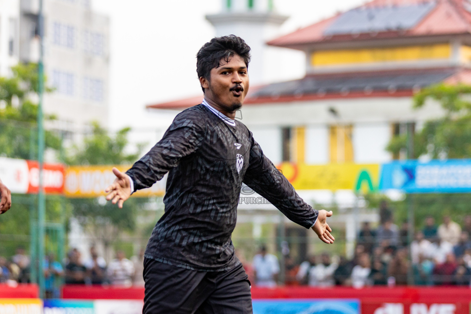 Dh Bandidhoo vs Dh. Maaenboodhoo in Day 13 of Golden Futsal Challenge 2025 was held on Friday, 17th January 2025, in Hulhumale', Maldives Photos: Hassan Simah / images.mv