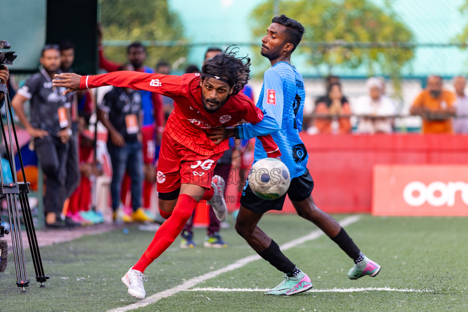 GDh. Gadhdhoo  VS  GDh. Hoandedhdhoo in Day 12 of Golden Futsal Challenge 2024 was held on Friday, 26th January 2024, in Hulhumale', Maldives 
Photos: Hassan Simah / images.mv