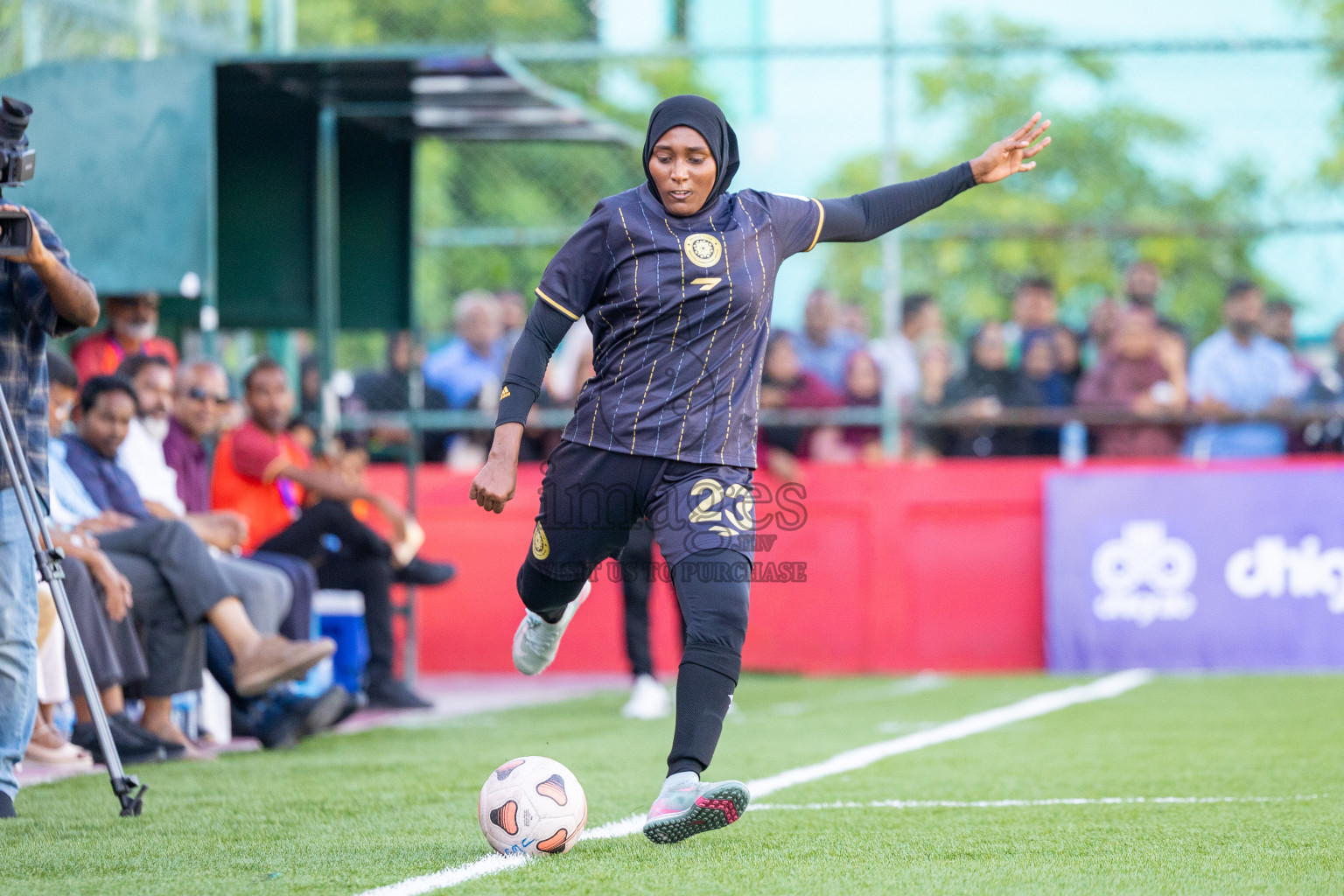 Prison Club vs Team MACL in Eighteen Thirty Classic of Club Maldives 2025 was held in Rehendhi Futsal Ground, Hulhumale', Maldives on Tuesday, 16th September 2025. Photos: Mohamed Mahfooz Moosa / images.mv