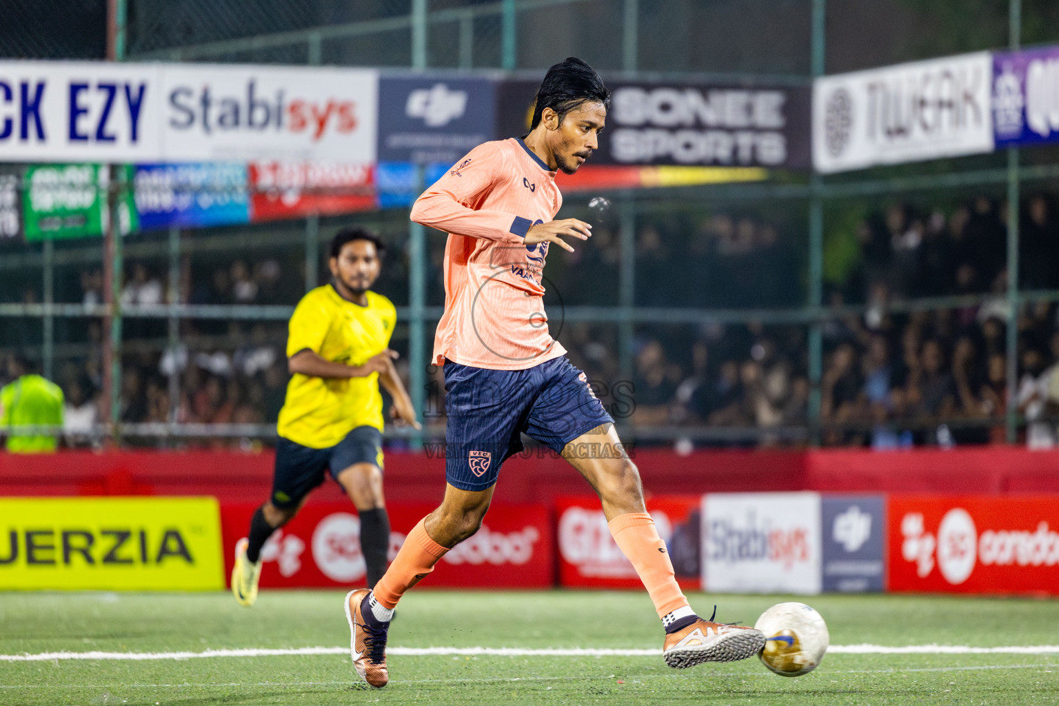 GDh Vaadhoo vs GDh Gadhdhoo in Gaafu Dhaal Atoll Final in Day 24 of Golden Futsal Challenge 2025 was held on Tuesday , 28th January 2025, in Hulhumale', Maldives. Photos: Nausham Waheed / images.mv