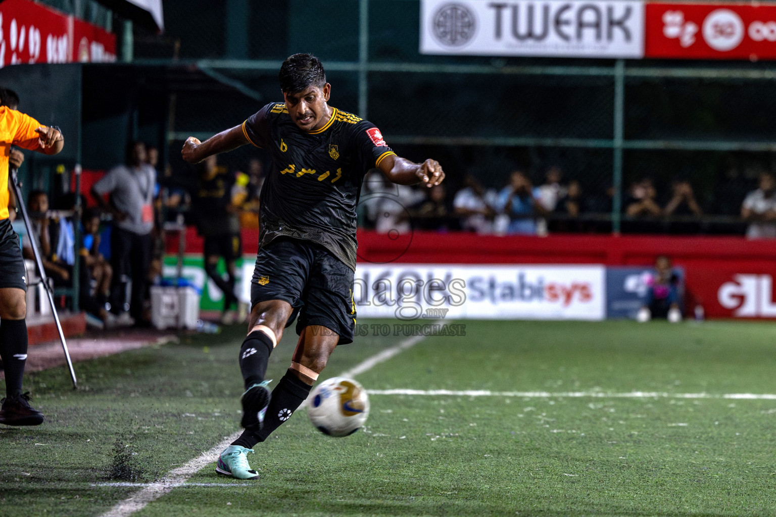 B Fehendhoo VS B Eydhafushi in Day 21 of Golden Futsal Challenge 2025 was held on Saturday, 25 January 2025, in Hulhumale', Maldives. 
Photos: Hassan Simah / images.mv