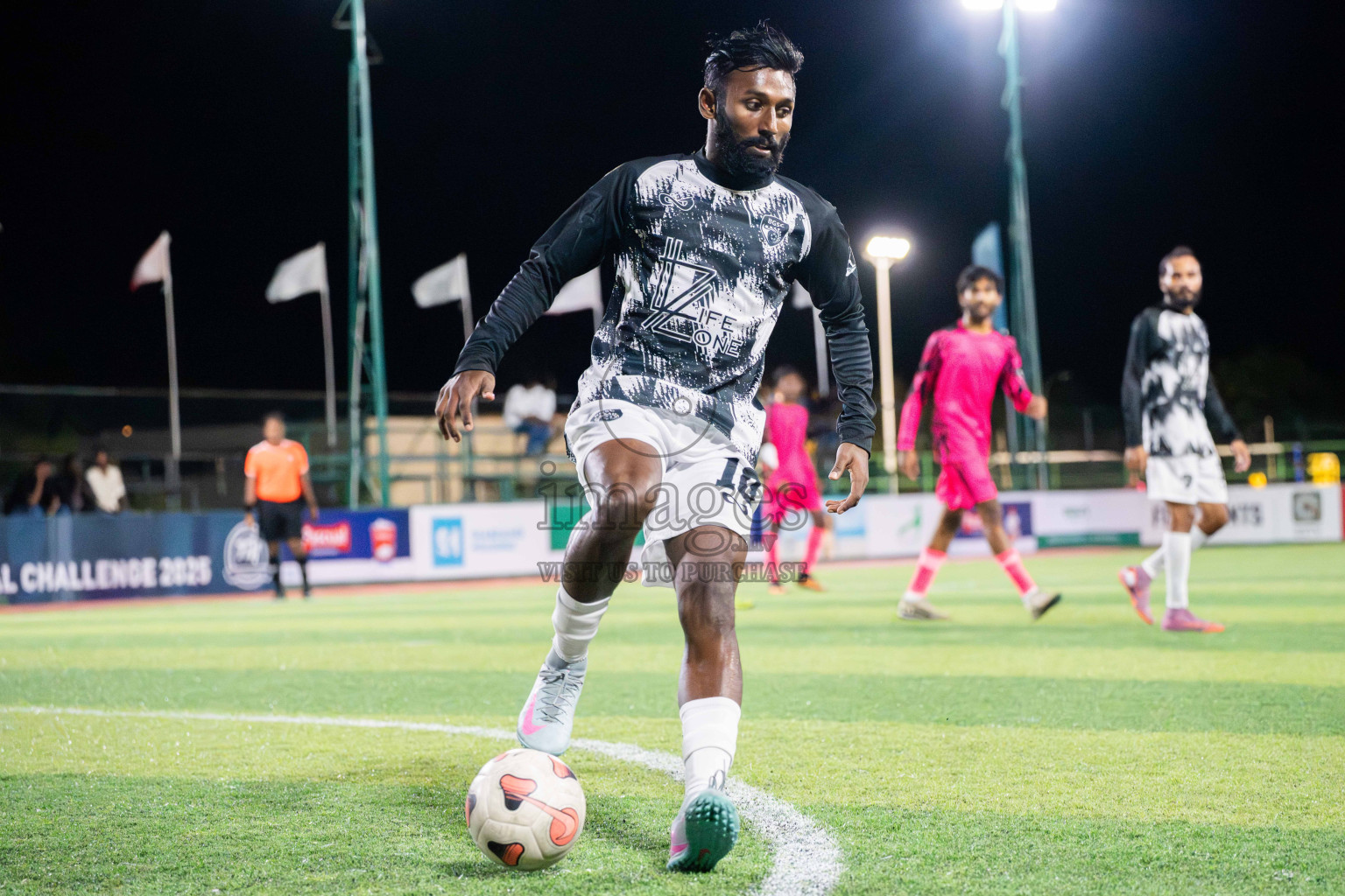 BG SC VS Goalhians in Day 3 - Fonadhoo Youth Futsal Challenge 2025 held in Fonadhoo Futsal Stadium, L. Fonadhoo, Maldives on Tuesdat, 28th October 2025 Photos: Arif Rasheed / images.mv