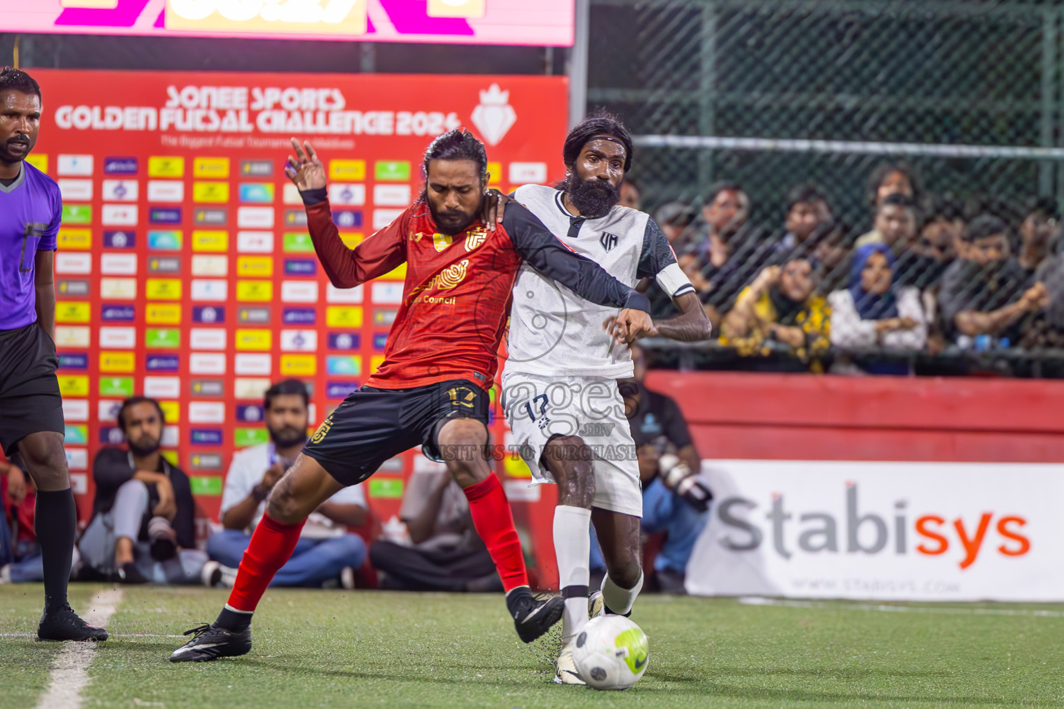 Vilimale vs L Gan in Semi Finals of Golden Futsal Challenge 2024 which was held on Friday, 1st March 2024, in Hulhumale', Maldives.
Photos: Ismail Thoriq / images.mv