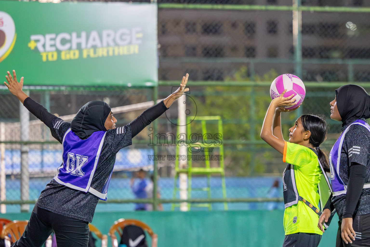 Sports Club Shining Star vs Sports Club Shining Skylark in Division 1 of National Netball Tournament 2025 held in Ekuveni Netball Court at Male', Maldives on Friday, 23rd May 2025. Photos: Mohamed Mahfooz Moosa / images.mv