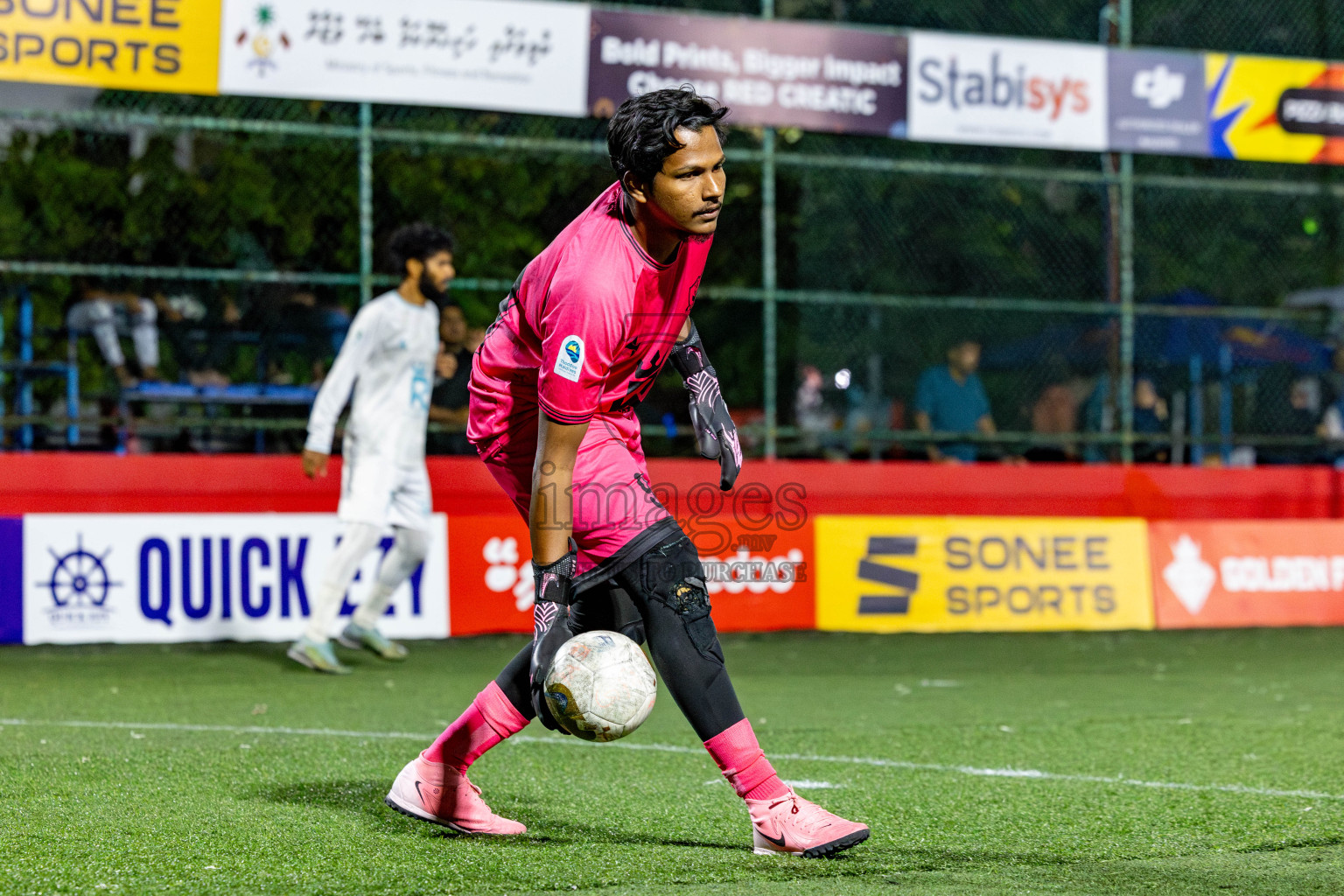AA. Thoddoo VS ADh. Mahibadhoo in zone round on Day 32 of Golden Futsal Challenge 2025 was held on Wednesday , 5th February 2025, in Hulhumale', Maldives. 
Photos: Hassan Simah / images.mv
