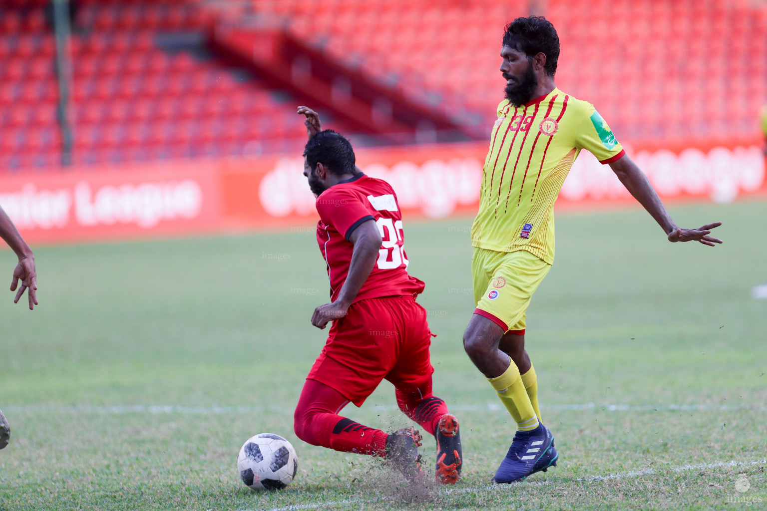 TC Sports Club vs Victory Sports Club in Dhiraagu Dhivehi Premier League 2018 in Male, Maldives, Monday  October 22, 2018. (Images.mv Photo/Suadh Abdul Sattar)