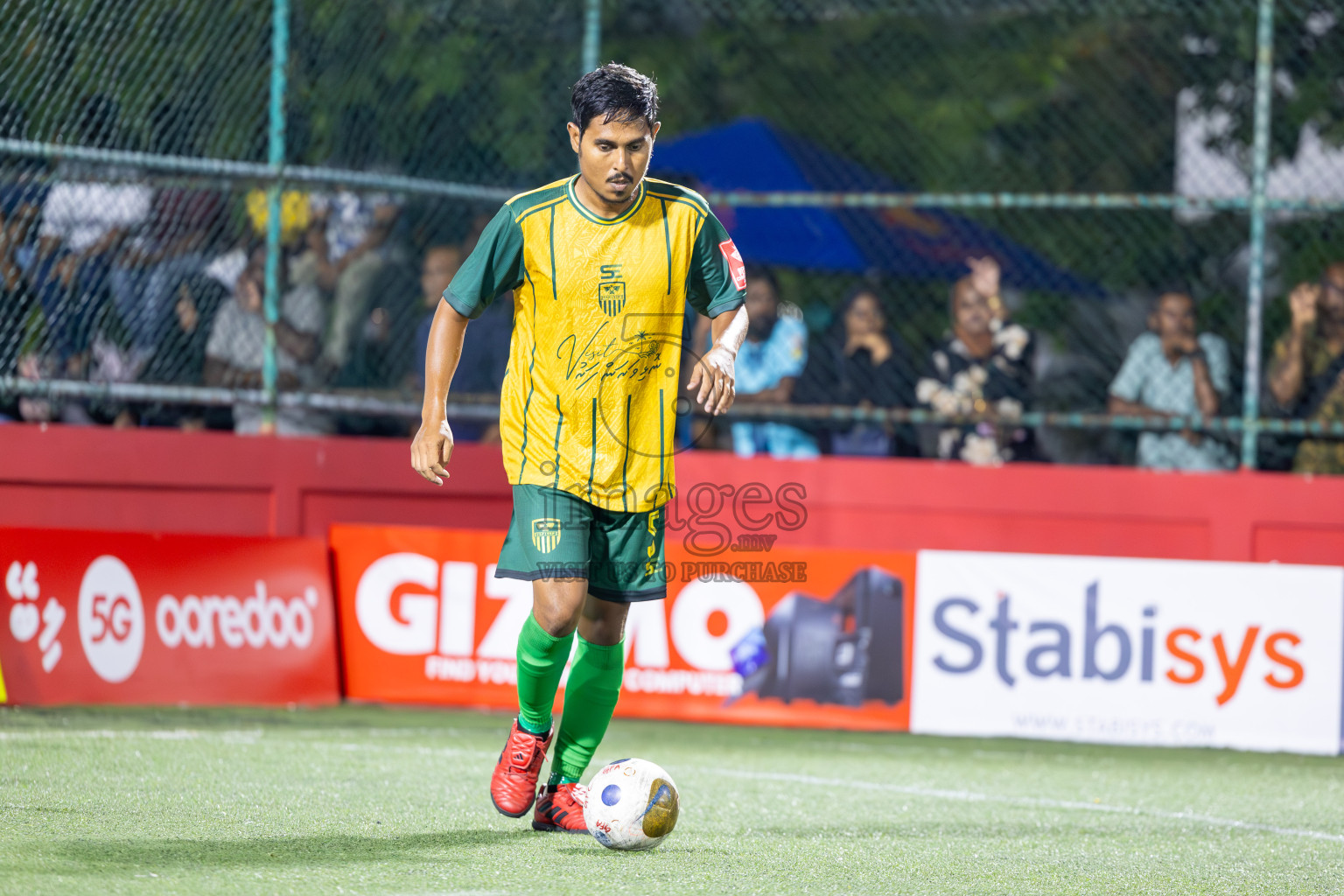 HDh Finey vs HDh Nolhivaranfaru in Day 5 of Golden Futsal Challenge 2025 on Thursday, 9th January 2025, in Hulhumale', Maldives
Photos: Ismail Thoriq / images.mv