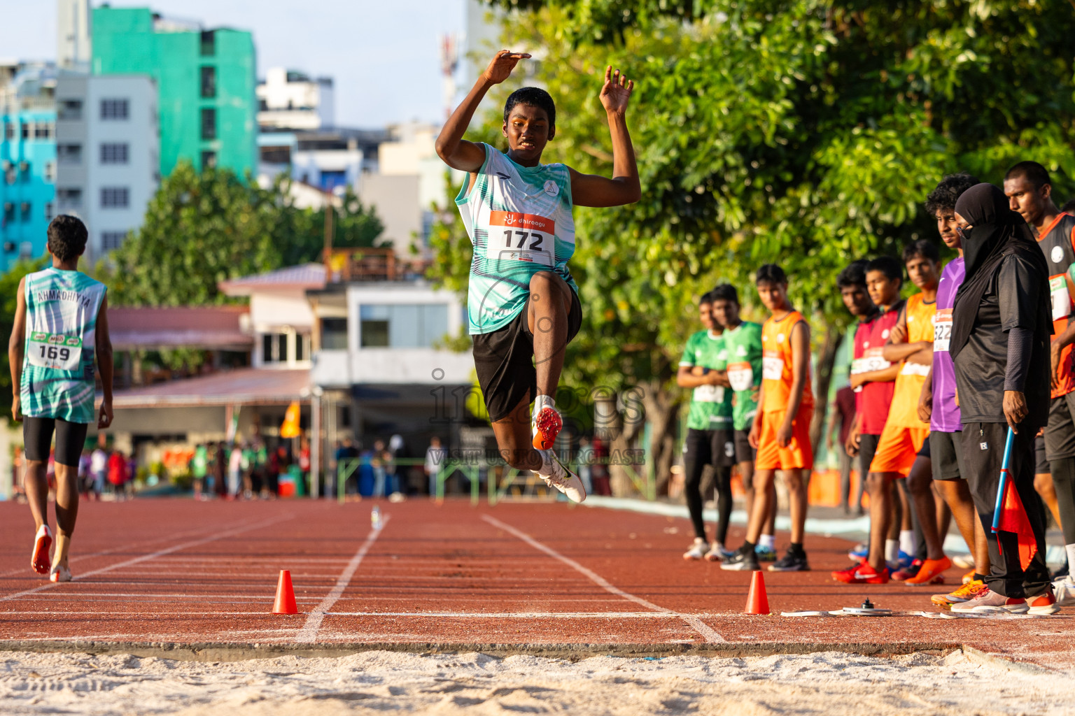 Day 4 of Inter-school Athletics Championship 2025 held in Ekuveni Synthetic Track, Male', Maldives on Thursday, 09th October 2025. Photos by: Raaif Yoosuf / Images.mv
