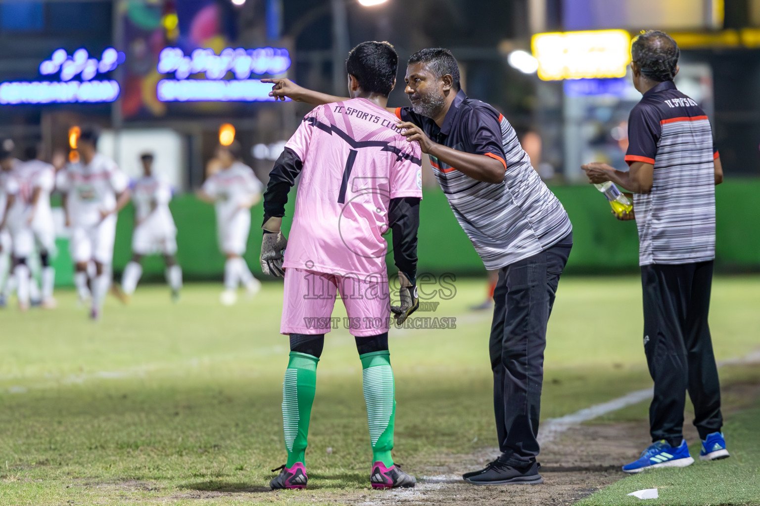 Day 10 of Dhivehi Youth League 2024 was held at Henveiru Stadium, Male', Maldives on Sunday, 15th December 2024.
Photos: Ismail Thoriq / Images.mv