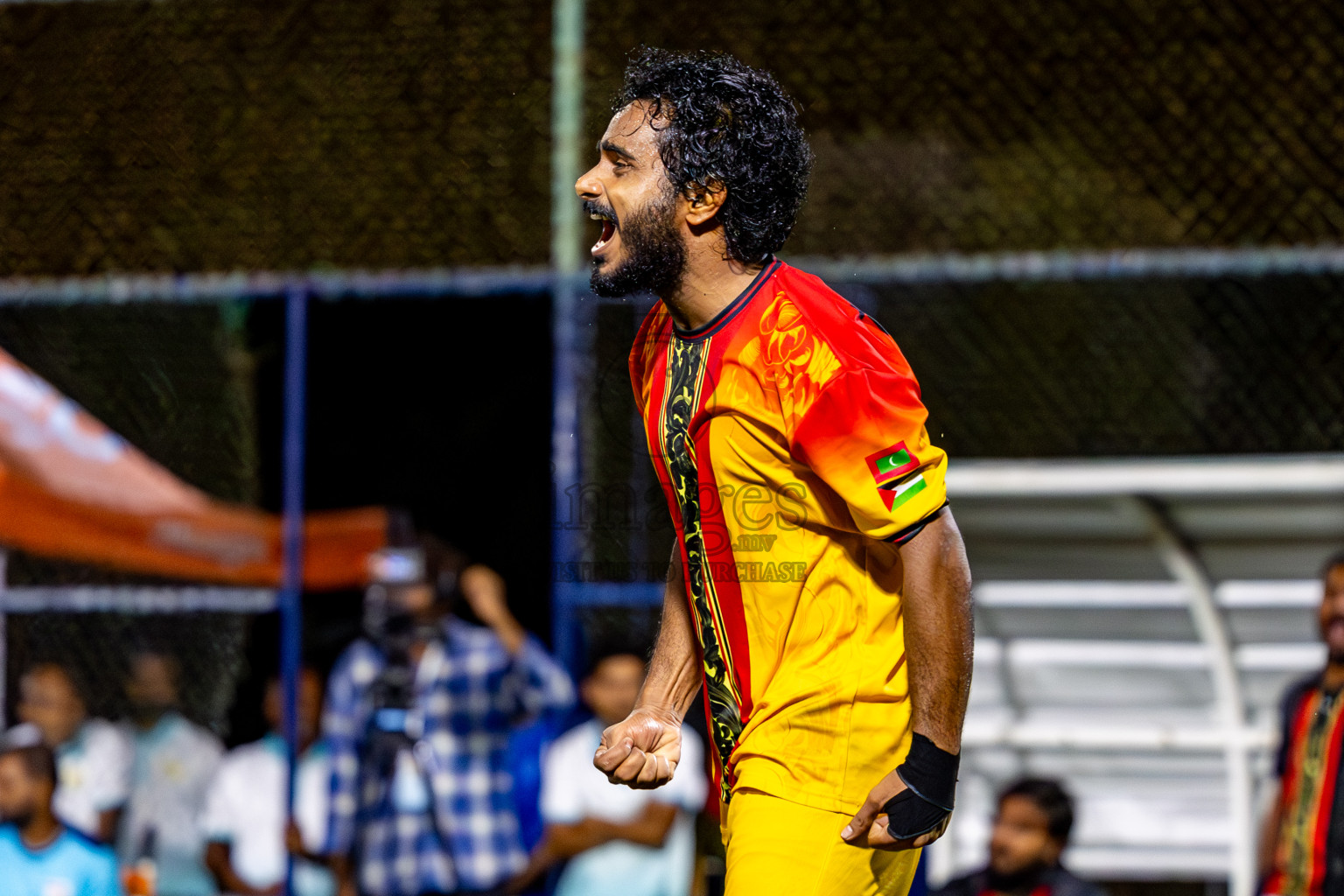 Eydhafushi vs Thulhaadhoo in Semi Finals of Better in Baa Futsal Fiesta 2025 Men's division held in B. Eydhafushi, Maldives on Saturday, 15th November 2025. Photos: Nausham Waheed / images.mv