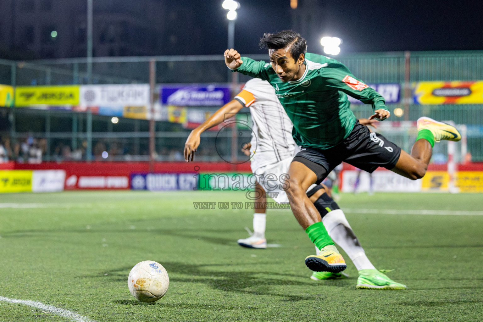 R. Dhuvaafaru VS N. Miladhoo in zone round on Day 32 of Golden Futsal Challenge 2025 was held on Wednesday , 5th February 2025, in Hulhumale', Maldives. 
Photos: Hassan Simah / images.mv