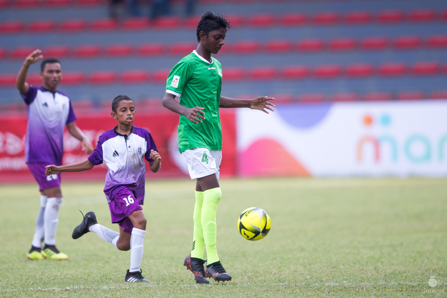Hiriya School vs Kalaafaan School in Mamen Inter-School Football Tournament 2019 (U15) on 26th February 2019, Monday in Male' Maldives (Images.mv Photo: Suadh Abdul Sattar)