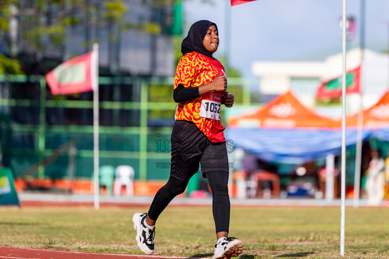 Day 2 of Inter-school Athletics Championship 2025 held in Ekuveni Synthetic Track, Male', Maldives on Tuesday, 07th October 2025. Photos by: Nausham Waheed / Images.mv