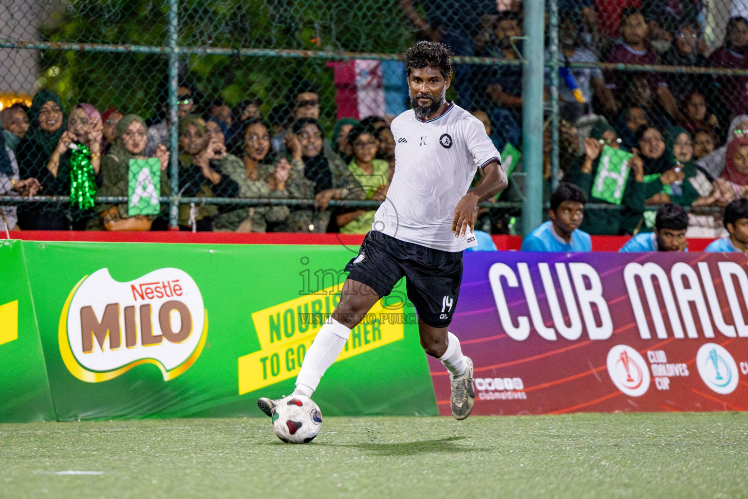 TEAM BADHAHI vs KULHIVARU VUZARA CLUB in the Semi-finals of Club Maldives Classic 2024 held in Rehendi Futsal Ground, Hulhumale', Maldives on Tuesday, 19th September 2024. 
Photos: Ismail Thoriq / images.mv