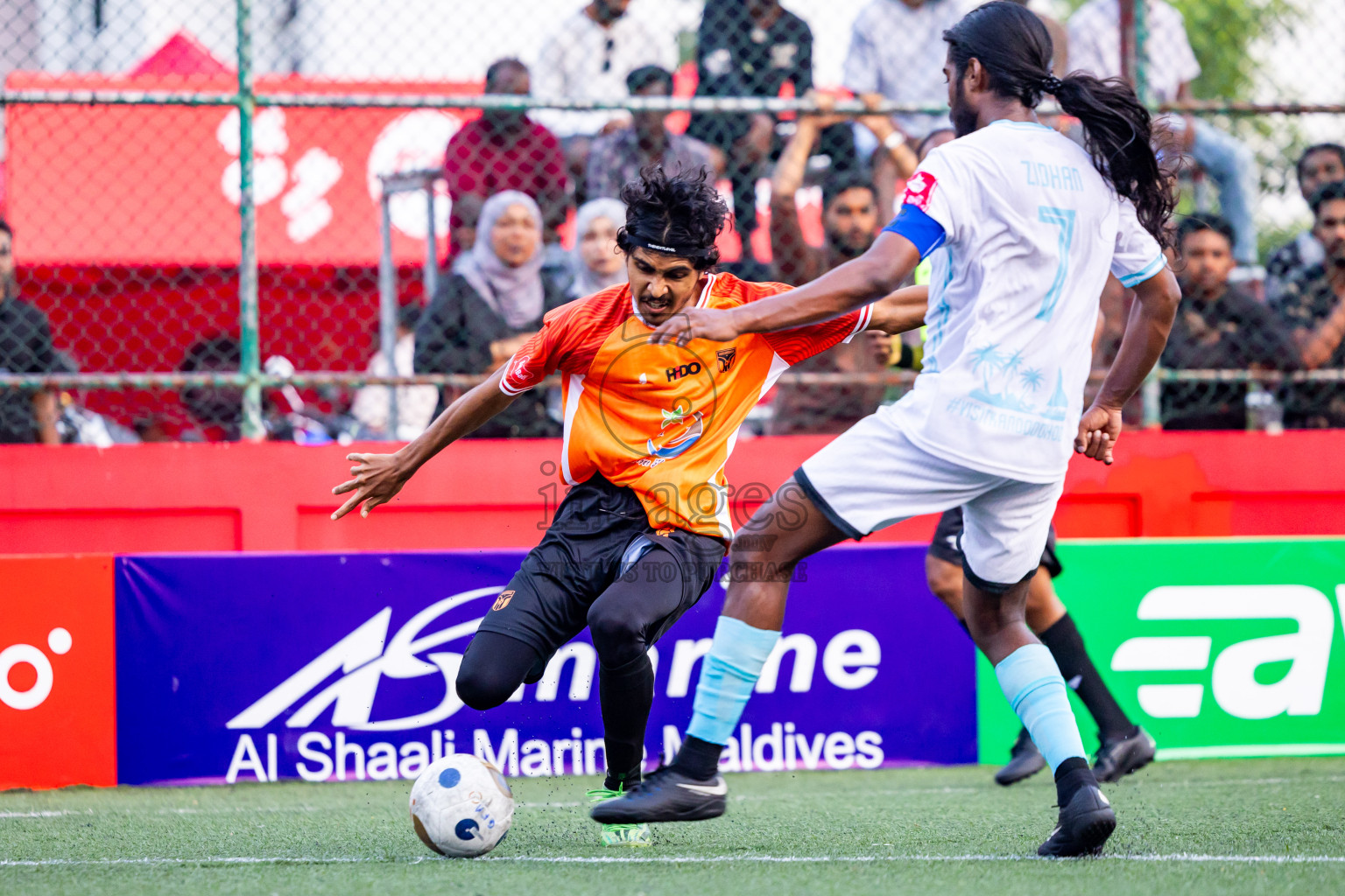 Th Kandoodhoo vs Th Hirilandhoo in Day 14 of Golden Futsal Challenge 2025 was held on Saturday, 18th January 2025, in Hulhumale', Maldives. Photos: Nausham Waheed / images.mv