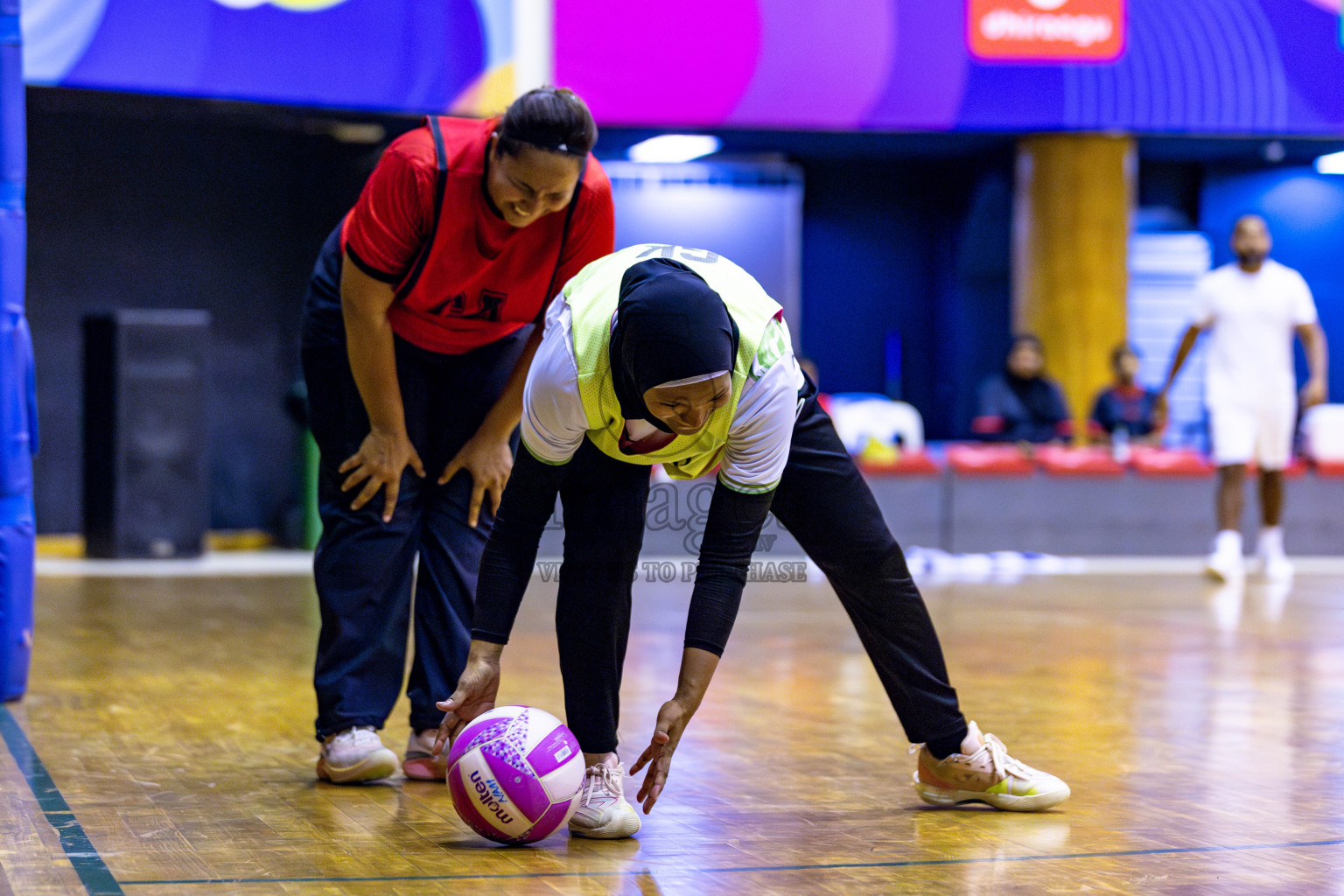 Club Matrix vs Club Green Streets in Division 1 of National Netball Tournament 2025 held in Ekuveni Netball Court at Male', Maldives on Saturday, 24th May 2025. Photos: Hassan Simah / images.mv