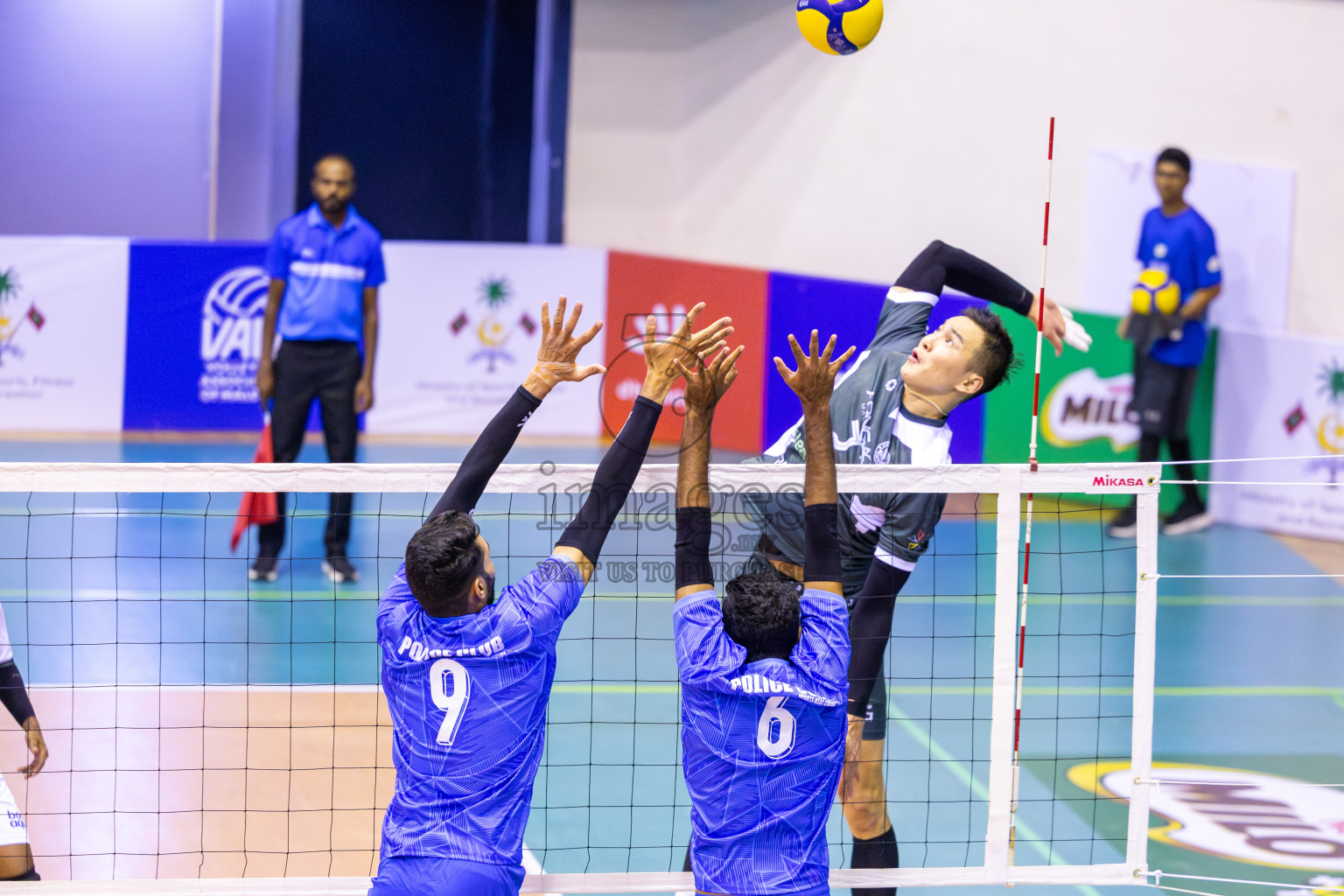 Dhadimagu Sports and Recreation vs Police Club in Day 2 of MILO VAM Cup 2025 held in Male', Maldives on Thursday, 26th June2025 at Social Center Indoor Hall 
Photos By: Ismail Thoriq / images.mv