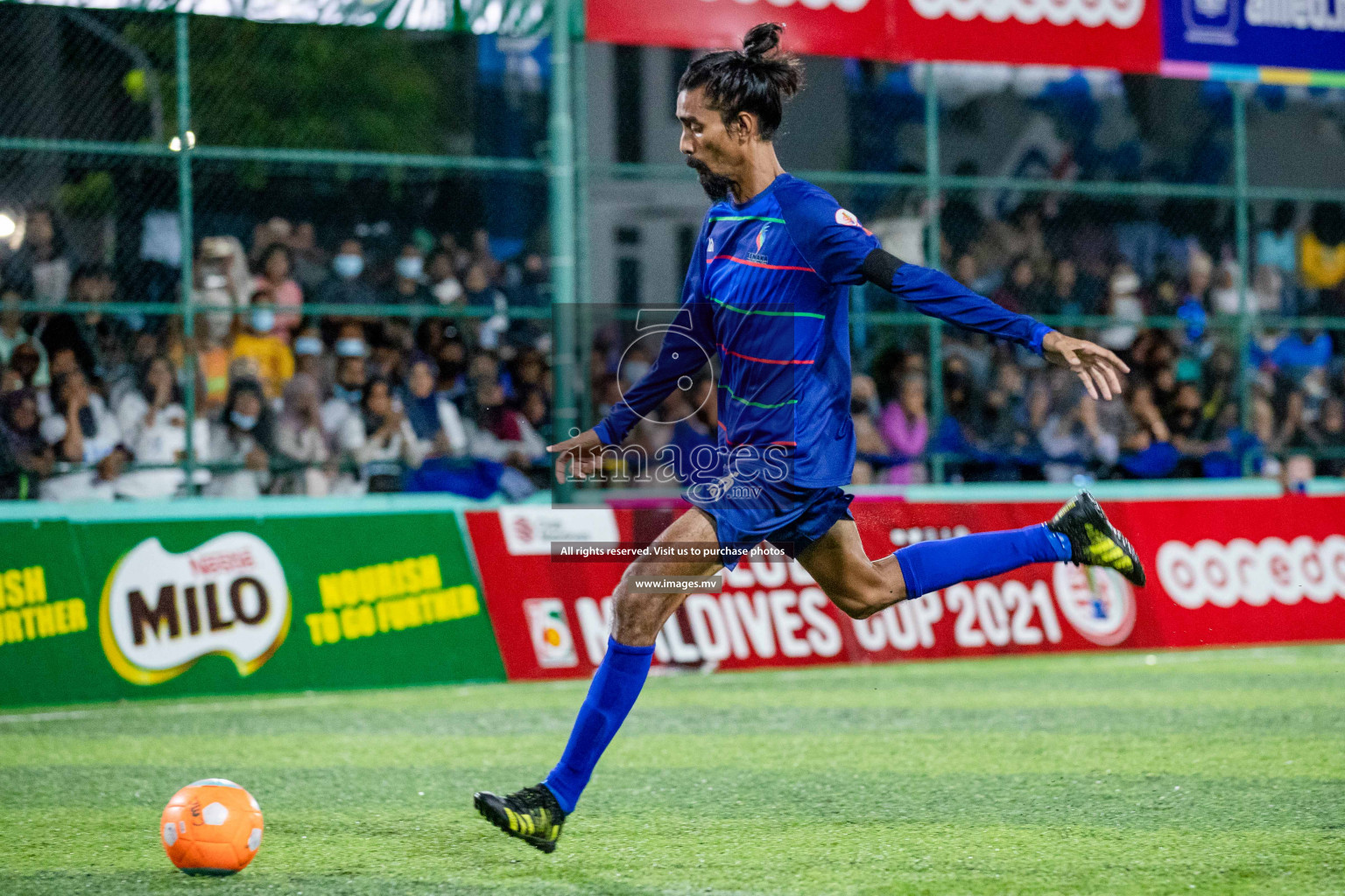 STO RC Vs Team Fenaka in the Quarter Finals of Club Maldives 2021 held in Hulhumale, Maldives on 13 December 2021. Photos: Shu Abdul Sattar / images.mv