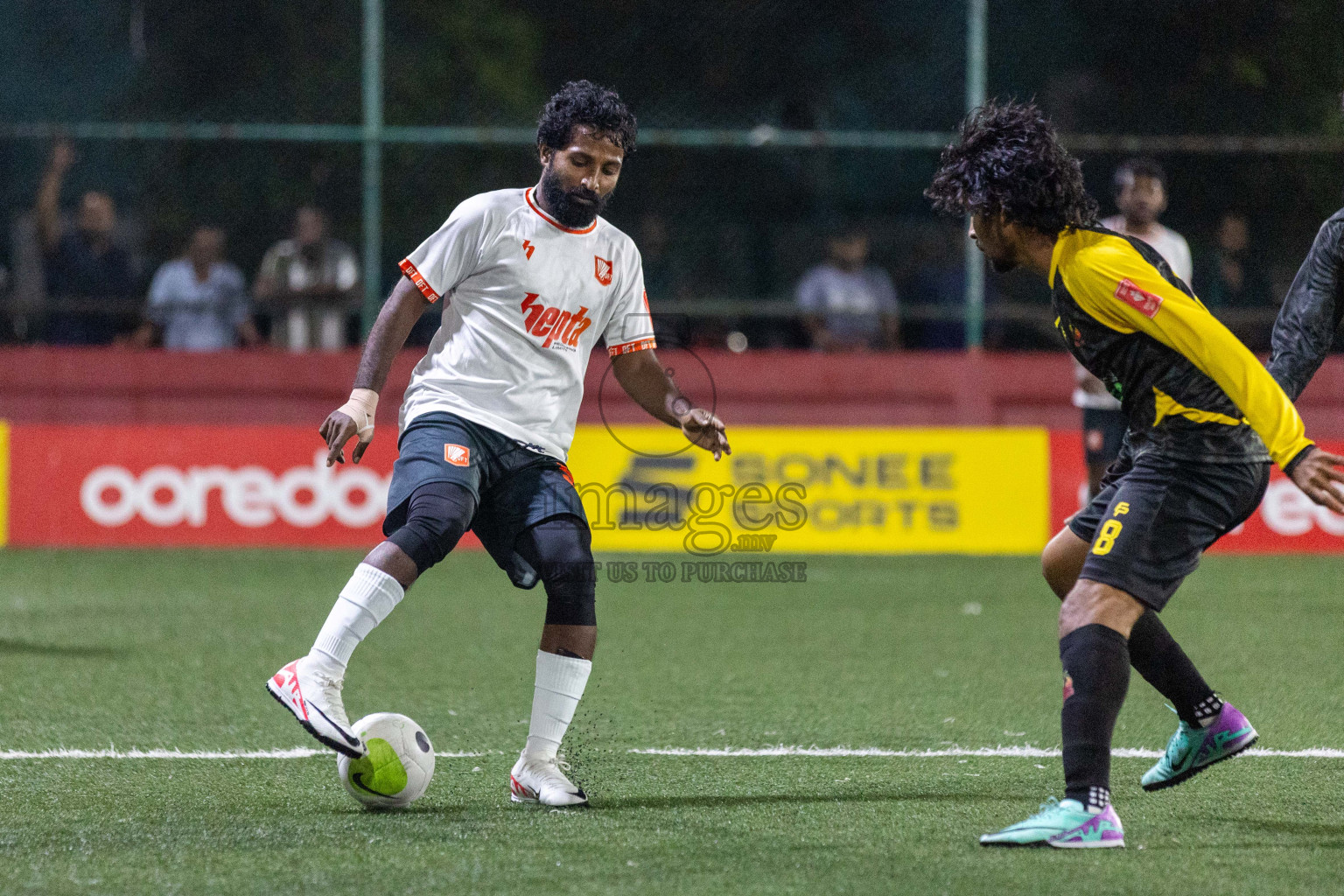 L Kalaidhoo vs L Dhanbidhoo in Day 16 of Golden Futsal Challenge 2024 was held on Tuesday, 30th January 2024, in Hulhumale', Maldives Photos: Nausham Waheed / images.mv