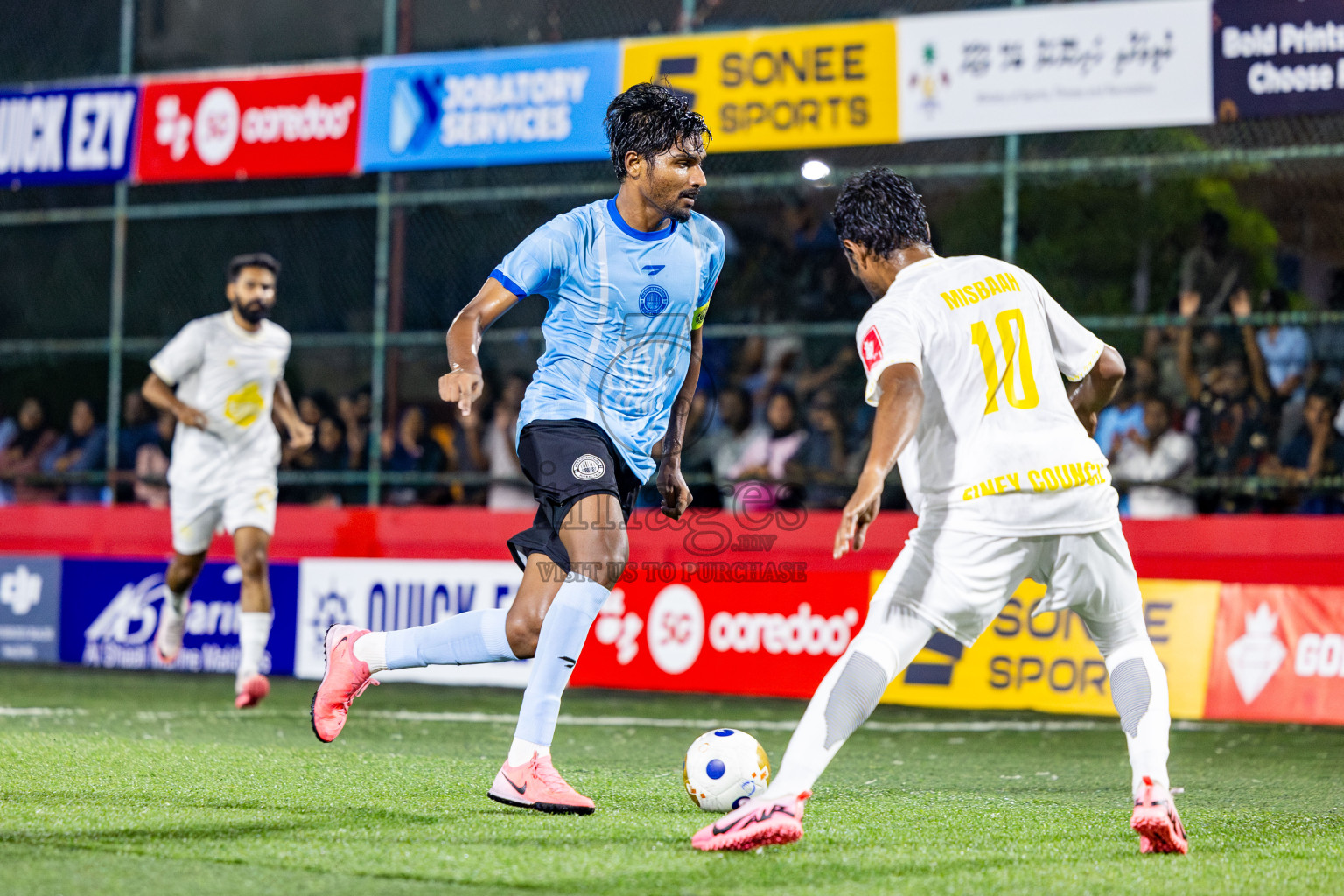 Hdh Neykurendhoo VS Hdh Finey in Day 9 of Golden Futsal Challenge 2025 was held on Monday, 13th January 2025, in Hulhumale', Maldives Photos: Nausham Waheed , Ismail Thoriq / images.mv