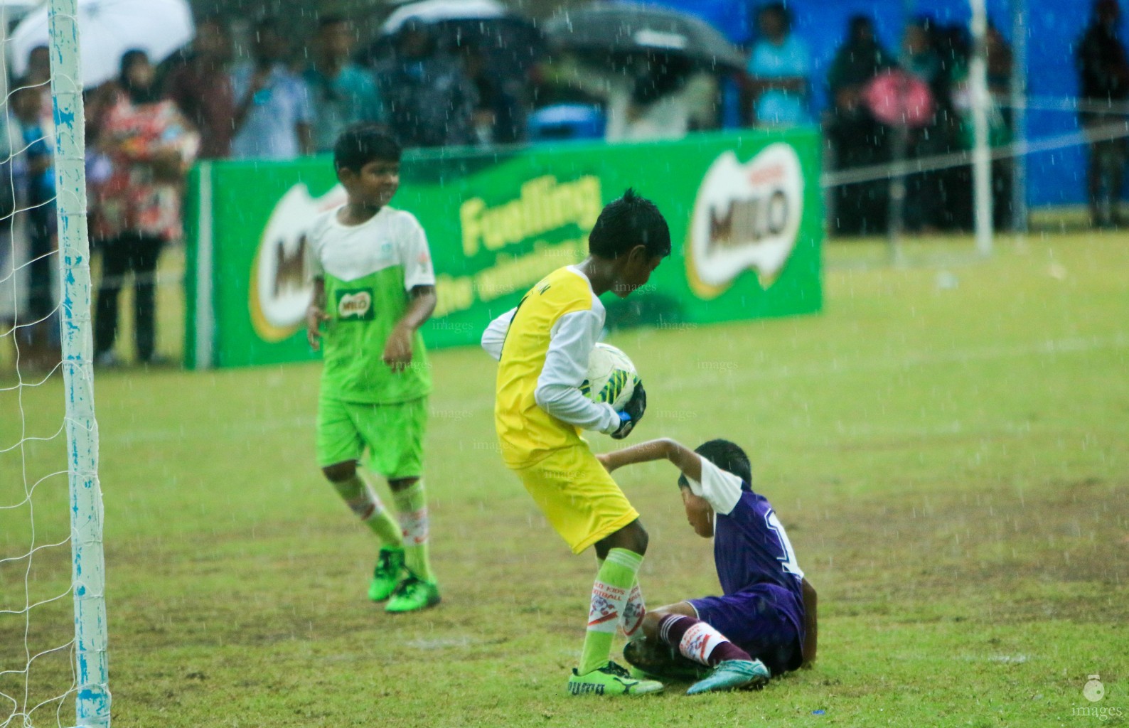 Day 3 of Milo Kids Football Fiesta in Henveiru Grounds  in Male', Maldives, Saturday, April. 09, 2016. (Images.mv Photo/Abdulla Abeedh).