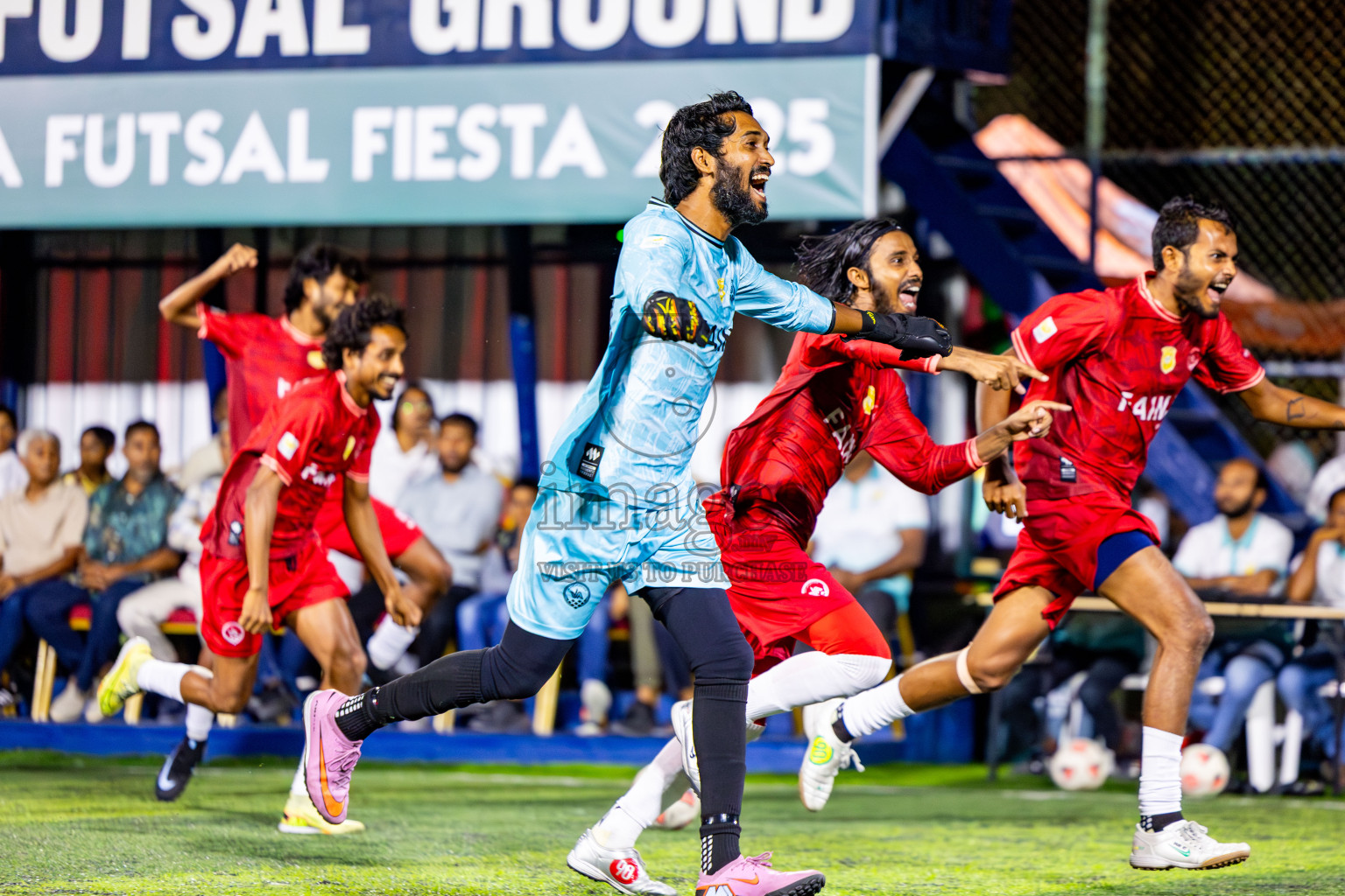 Eydhafushi vs Thulhaadhoo in Semi Finals of Better in Baa Futsal Fiesta 2025 Men's division held in B. Eydhafushi, Maldives on Saturday, 15th November 2025. Photos: Nausham Waheed / images.mv