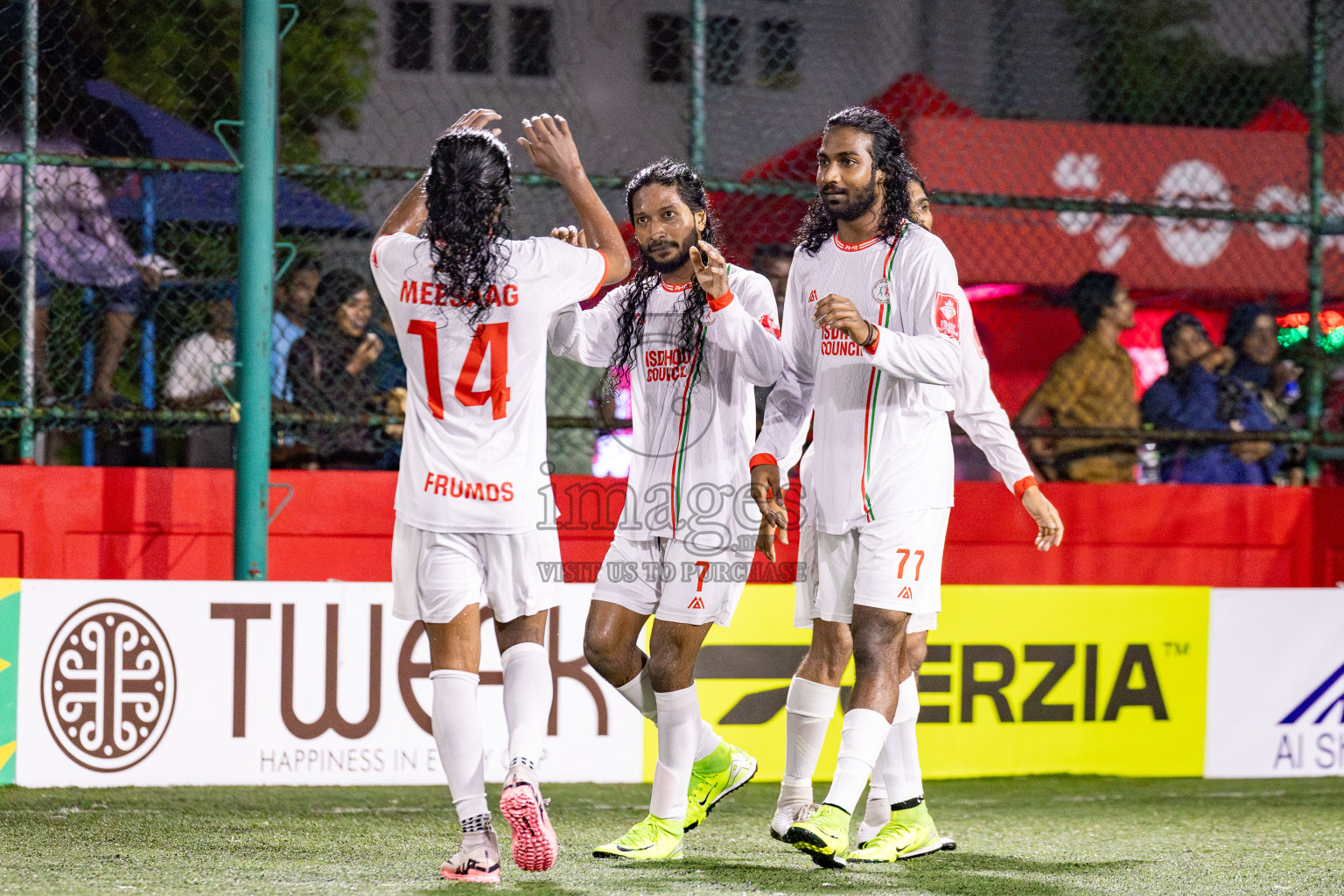 L. Isdhoo VS L. Mundoo in Day 18 of Golden Futsal Challenge 2025 was held on Wednesday, 22nd January 2025, in Hulhumale', Maldives. Photos: Nausham Waheed / images.mv