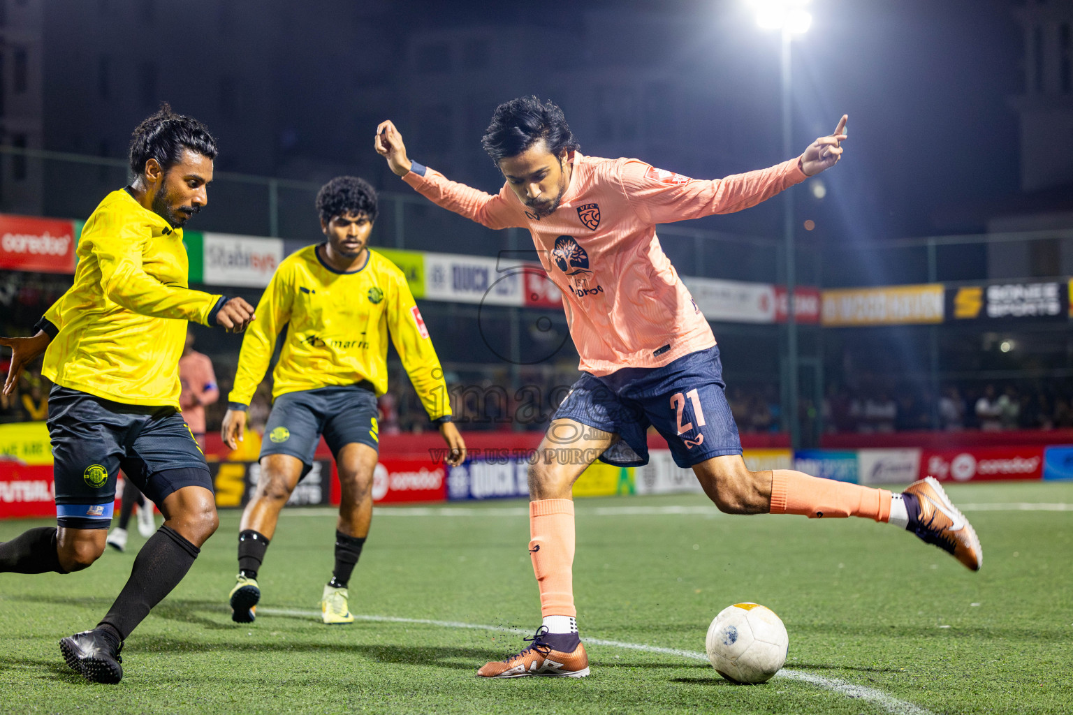 GDh Vaadhoo vs GDh Gadhdhoo in Gaafu Dhaal Atoll Final in Day 24 of Golden Futsal Challenge 2025 was held on Tuesday , 28th January 2025, in Hulhumale', Maldives. Photos: Nausham Waheed / images.mv