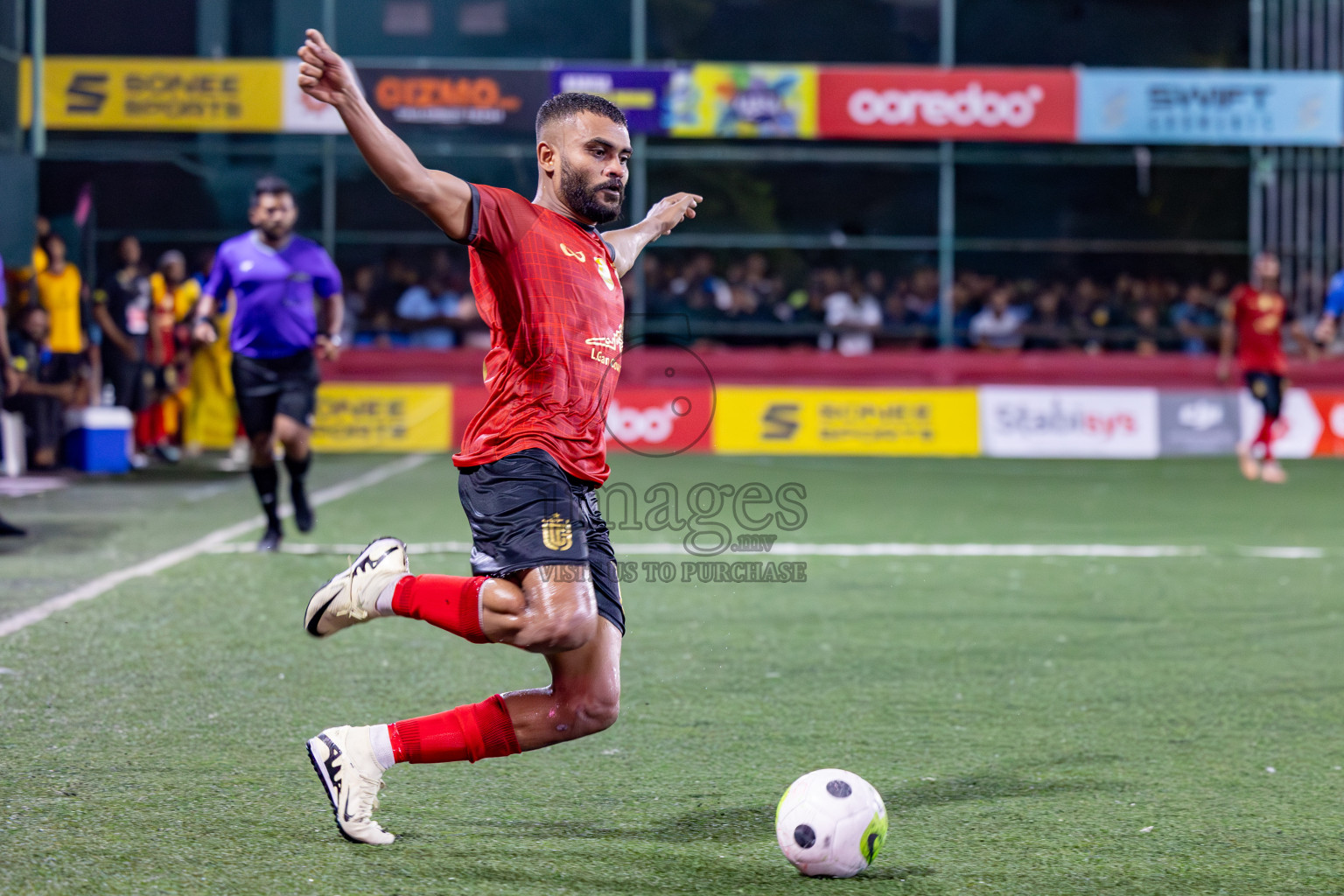 L. Gan VS HDh. Naivaadhoo in Round of 16 on Day 40 of Golden Futsal Challenge 2024 which was held on Tuesday, 27th February 2024, in Hulhumale', Maldives Photos: Hassan Simah / images.mv