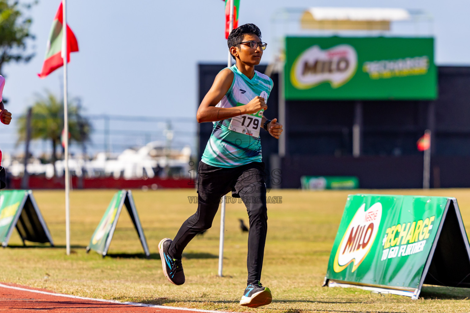 Day 3 of Inter-school Athletics Championship 2025 held in Ekuveni Synthetic Track, Male', Maldives on Wednesday, 08th October 2025. Photos by: Nausham Waheed / Images.mv