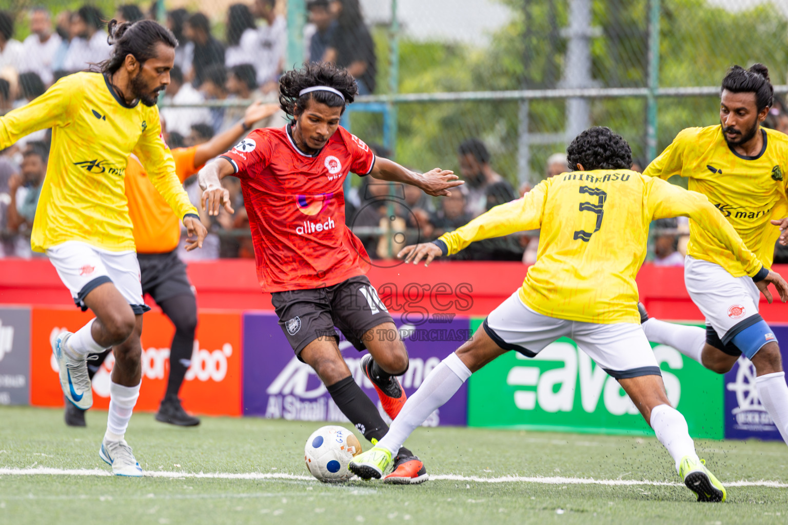 GDh Madaveli VS GDh Gadhdhoo in Atoll Round Semi-Final on Day 20 of Golden Futsal Challenge 2025 was held on Friday, 24th January 2025, in Hulhumale', Maldives.
Photos: Ismail Thoriq / images.mv