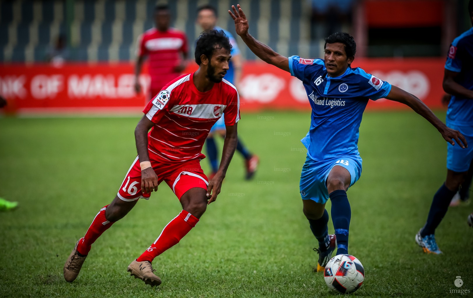 Ooredoo Dhivei Premier League 2017, New Radiant SC vs Kudahuvadhoo (Images.mv Photo / Ismail Thoriq)