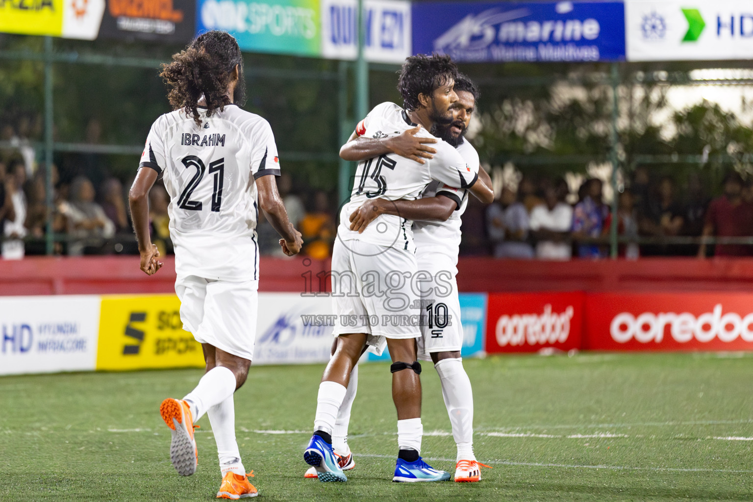 HDh.Nolhivaranfaru VS HDh.Neykurendhoo in Day 6 of Golden Futsal Challenge 2024 was held on Saturday, 20th January 2024, in Hulhumale', Maldives 
Photos: Hassan Simah / images.mv