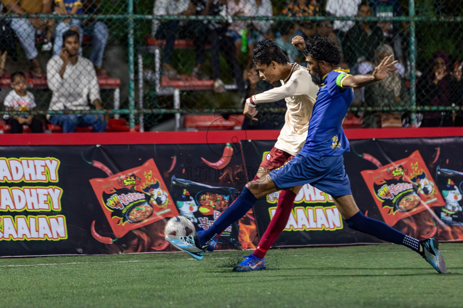 CLUB 220 vs HPSN in the Quarter Finals of Club Maldives Classic 2024 held in Rehendi Futsal Ground, Hulhumale', Maldives on Tuesday, 17th September 2024. 
Photos: Hassan Simah / images.mv