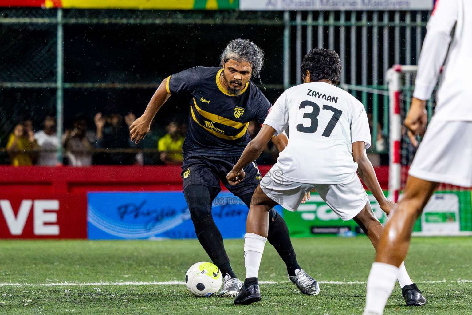 HA Utheem VS HA Ihavandhoo in Day 9 of Golden Futsal Challenge 2025 was held on Monday, 13th January 2025, in Hulhumale', Maldives Photos: Nausham Waheed , Ismail Thoriq / images.mv