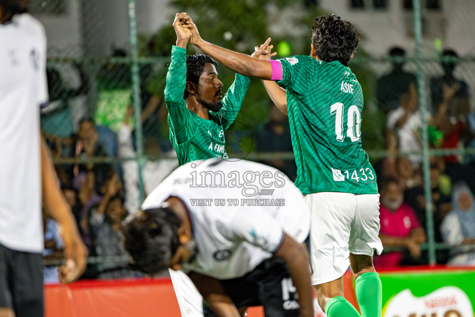 TEAM BADHAHI vs KULHIVARU VUZARA CLUB in the Semi-finals of Club Maldives Classic 2024 held in Rehendi Futsal Ground, Hulhumale', Maldives on Tuesday, 19th September 2024. 
Photos: Ismail Thoriq / images.mv